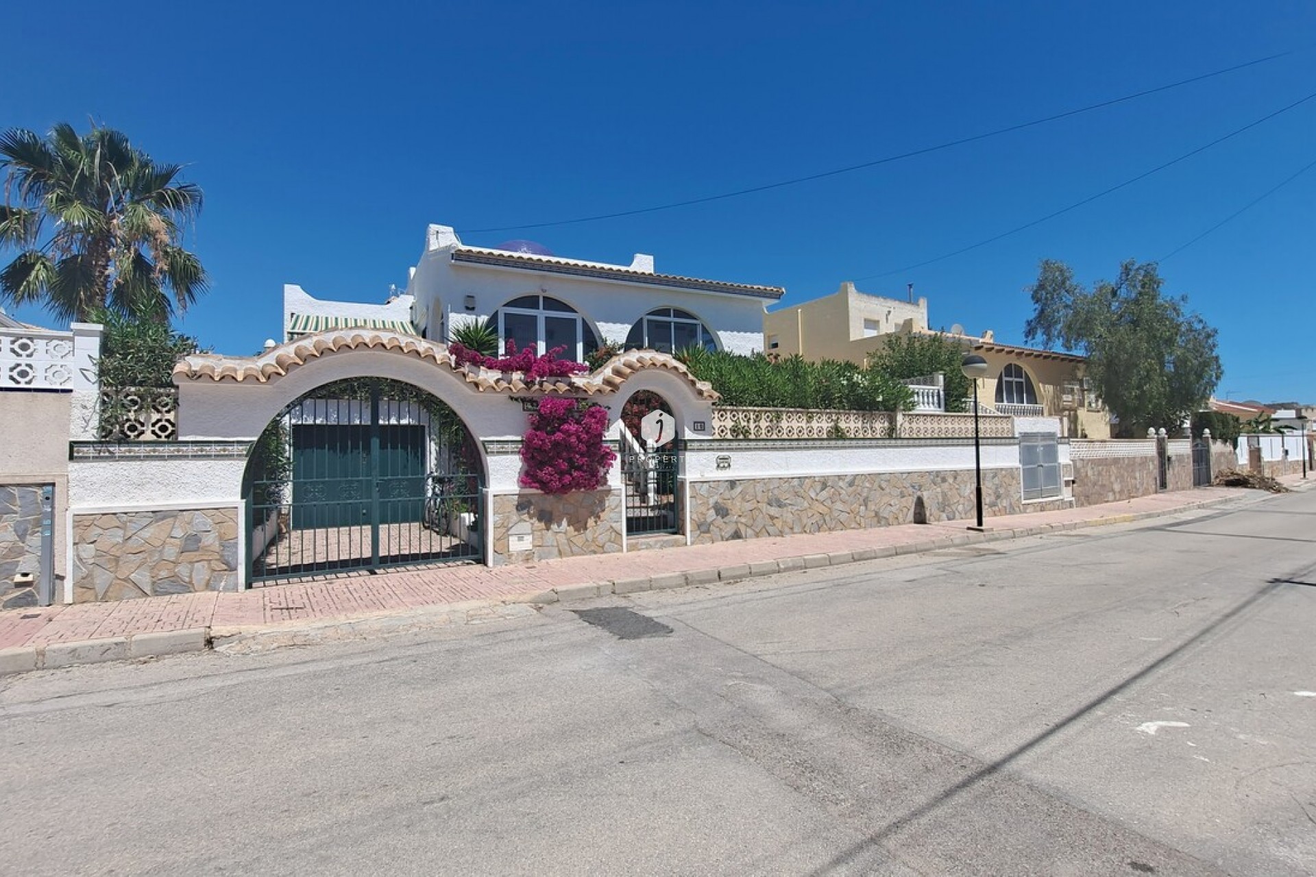 Aus zweiter Hand - Villa -
San Miguel de Salinas - Inland