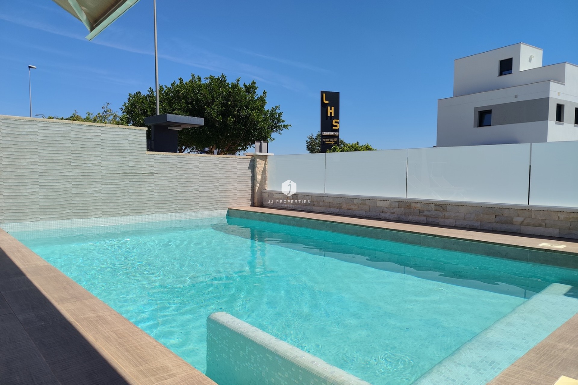 Aus zweiter Hand - Villa -
San Miguel de Salinas - Inland