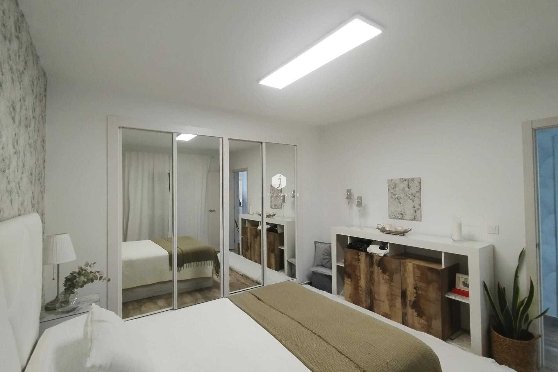 Aus zweiter Hand - Villa -
San Miguel de Salinas - Inland