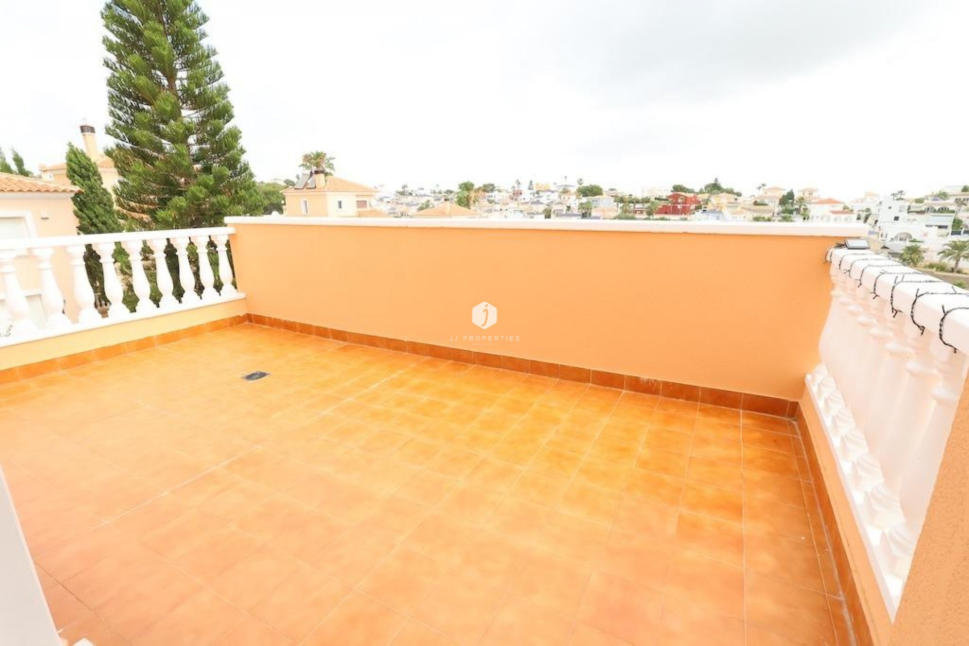 Aus zweiter Hand - Villa -
San Miguel de Salinas - Inland