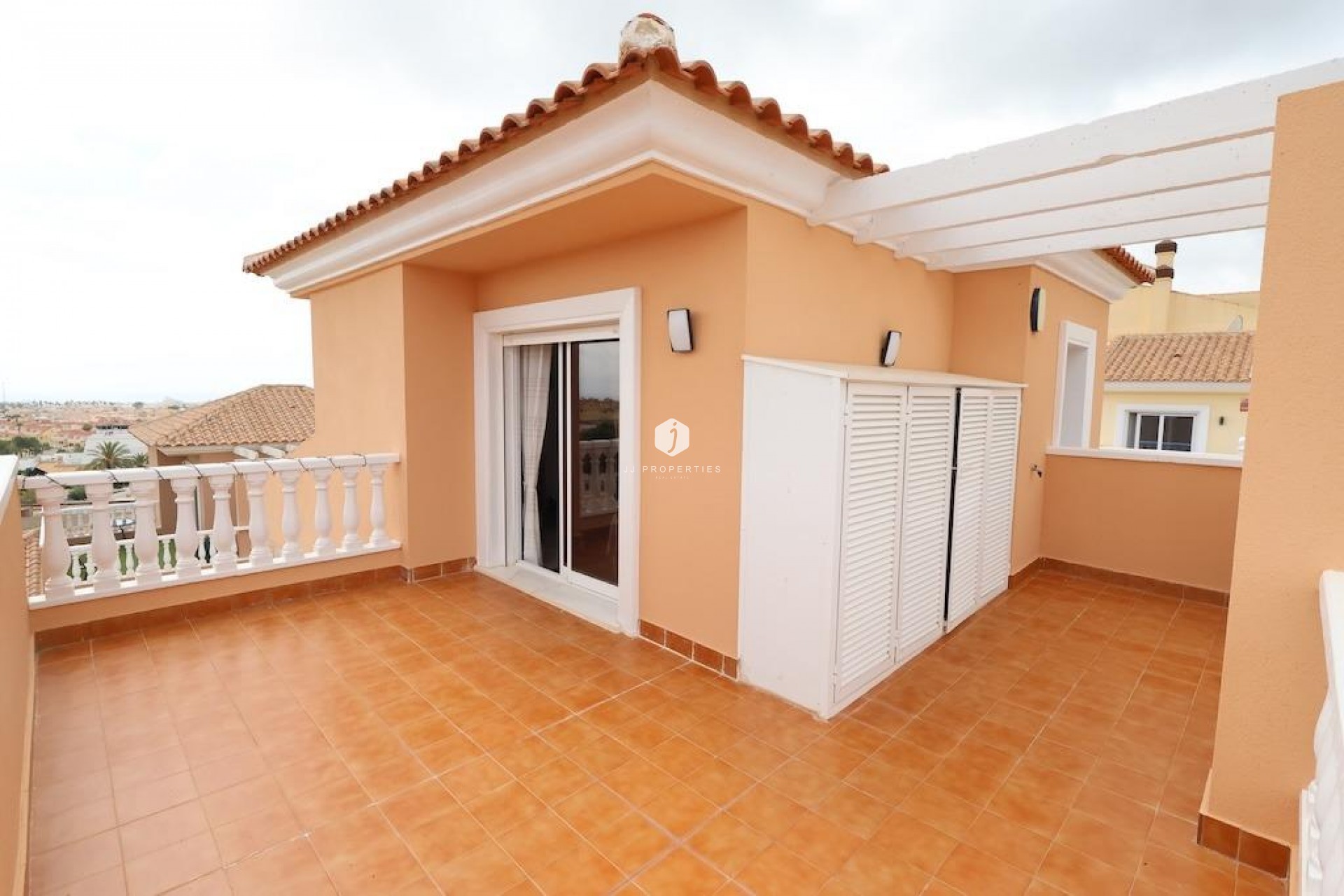 Aus zweiter Hand - Villa -
San Miguel de Salinas - Inland