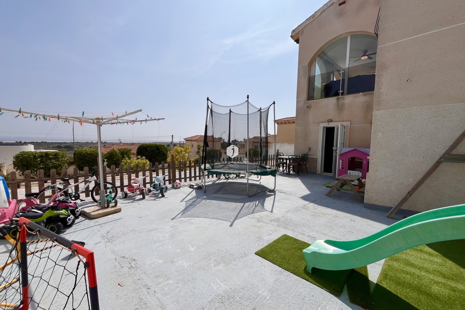 Aus zweiter Hand - Villa -
San Miguel de Salinas - Inland