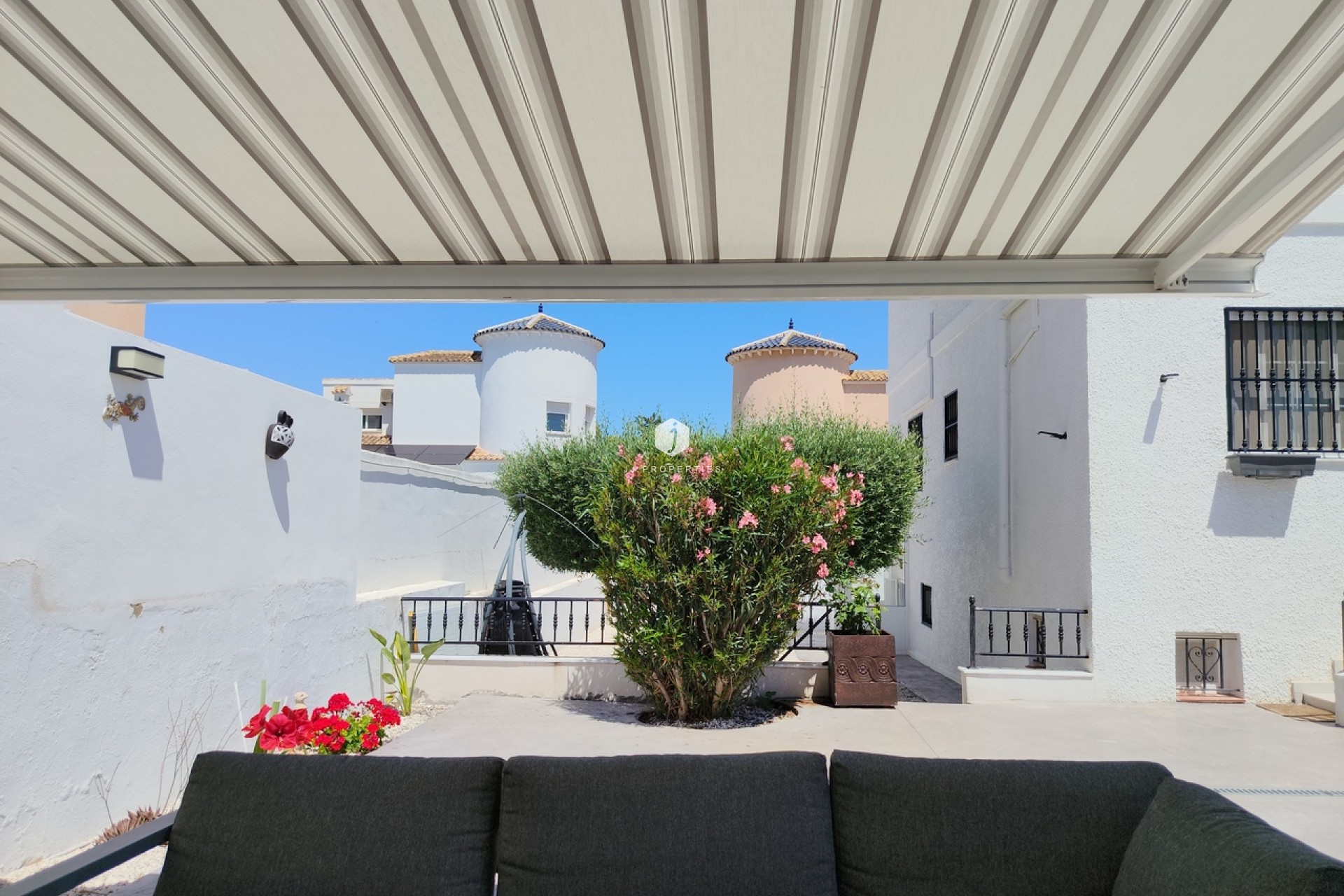 Aus zweiter Hand - Villa -
San Miguel / Vistabella Golf - Inland