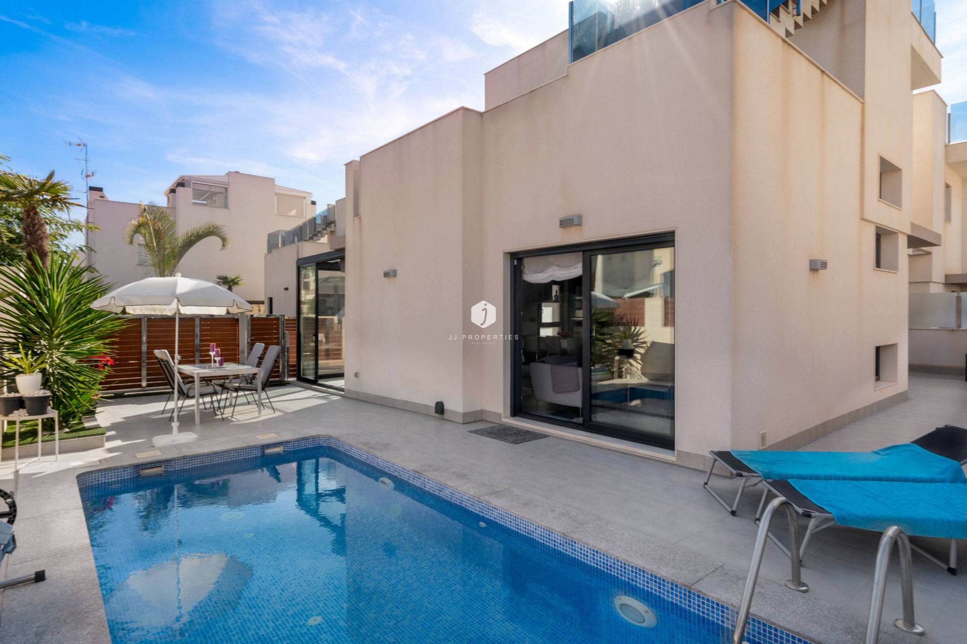 Aus zweiter Hand - Villa -
Torrevieja - Aguas Nuevas 2