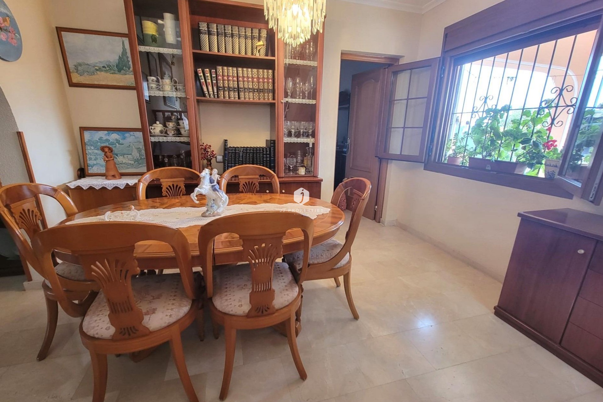 Aus zweiter Hand - Villa -
Torrevieja - aguas nuevas