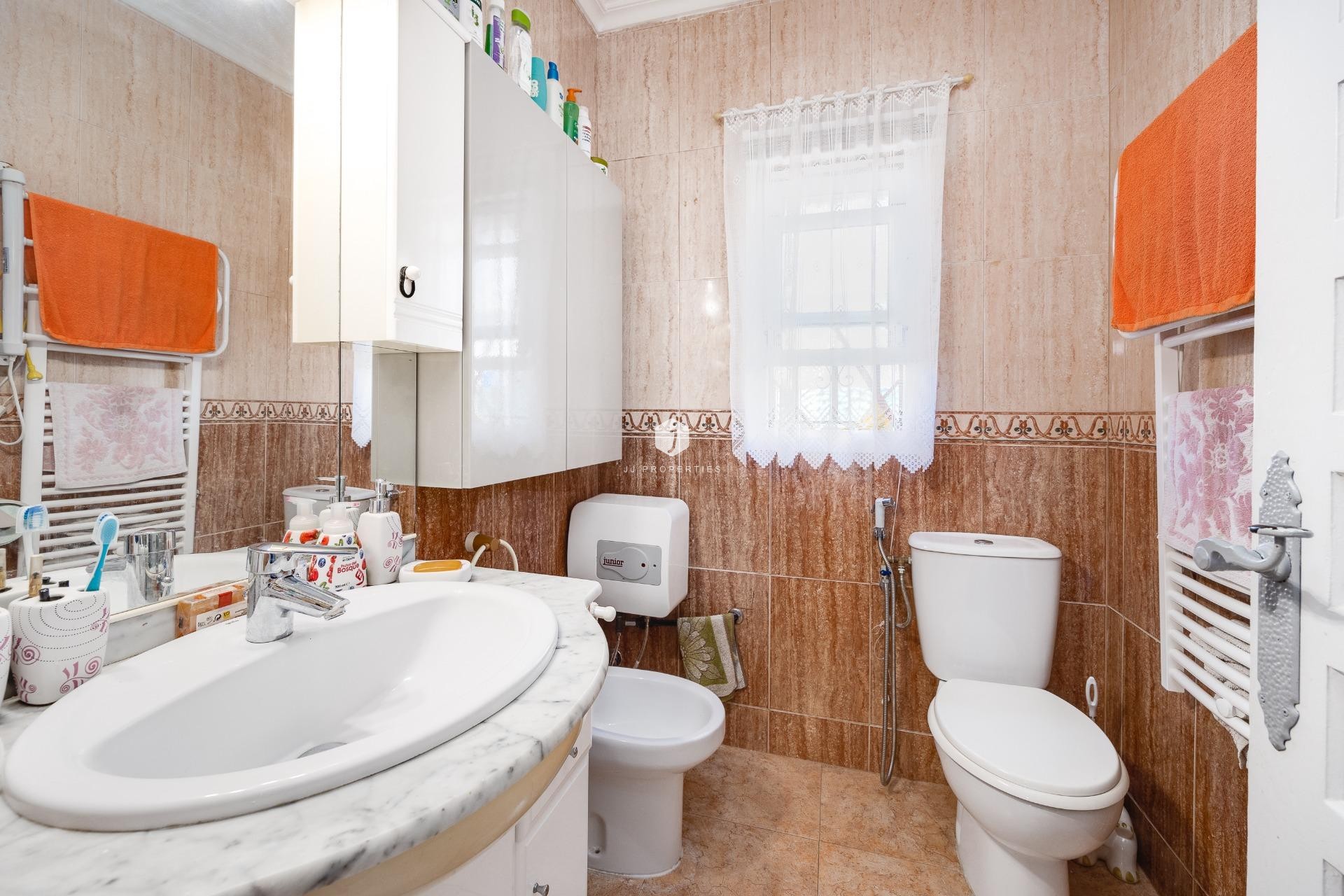 Aus zweiter Hand - Villa -
Torrevieja - aguas nuevas