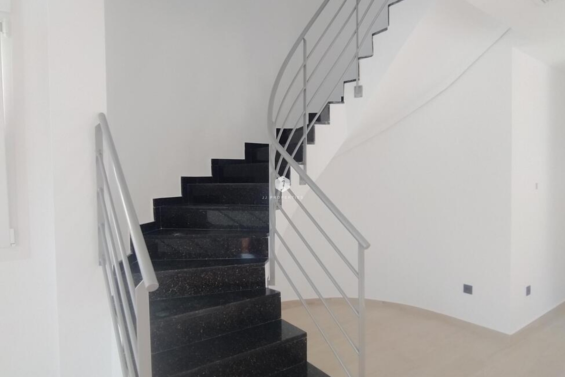 Aus zweiter Hand - Villa -
Torrevieja - aguas nuevas