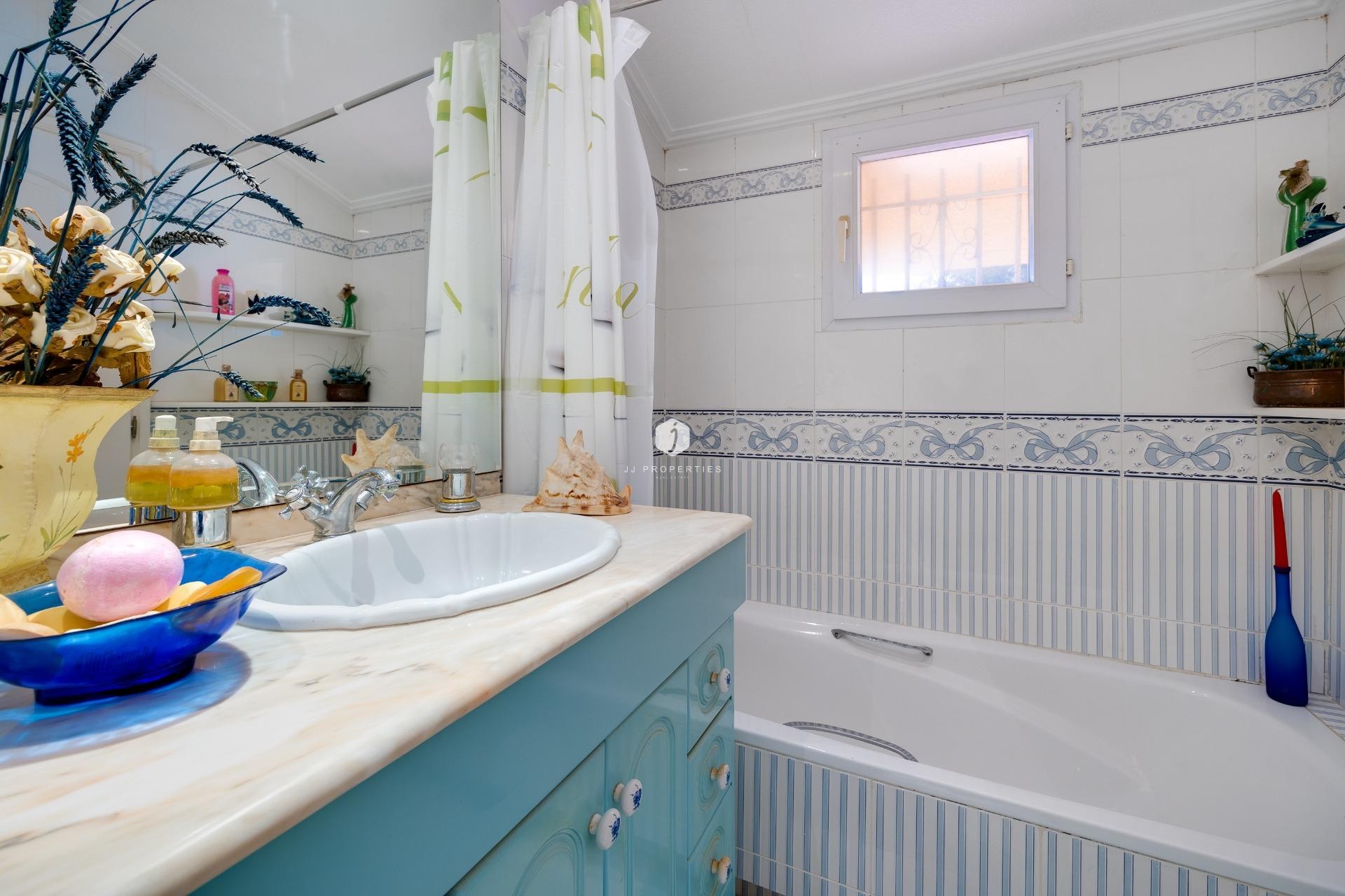 Aus zweiter Hand - Villa -
Torrevieja - aguas nuevas