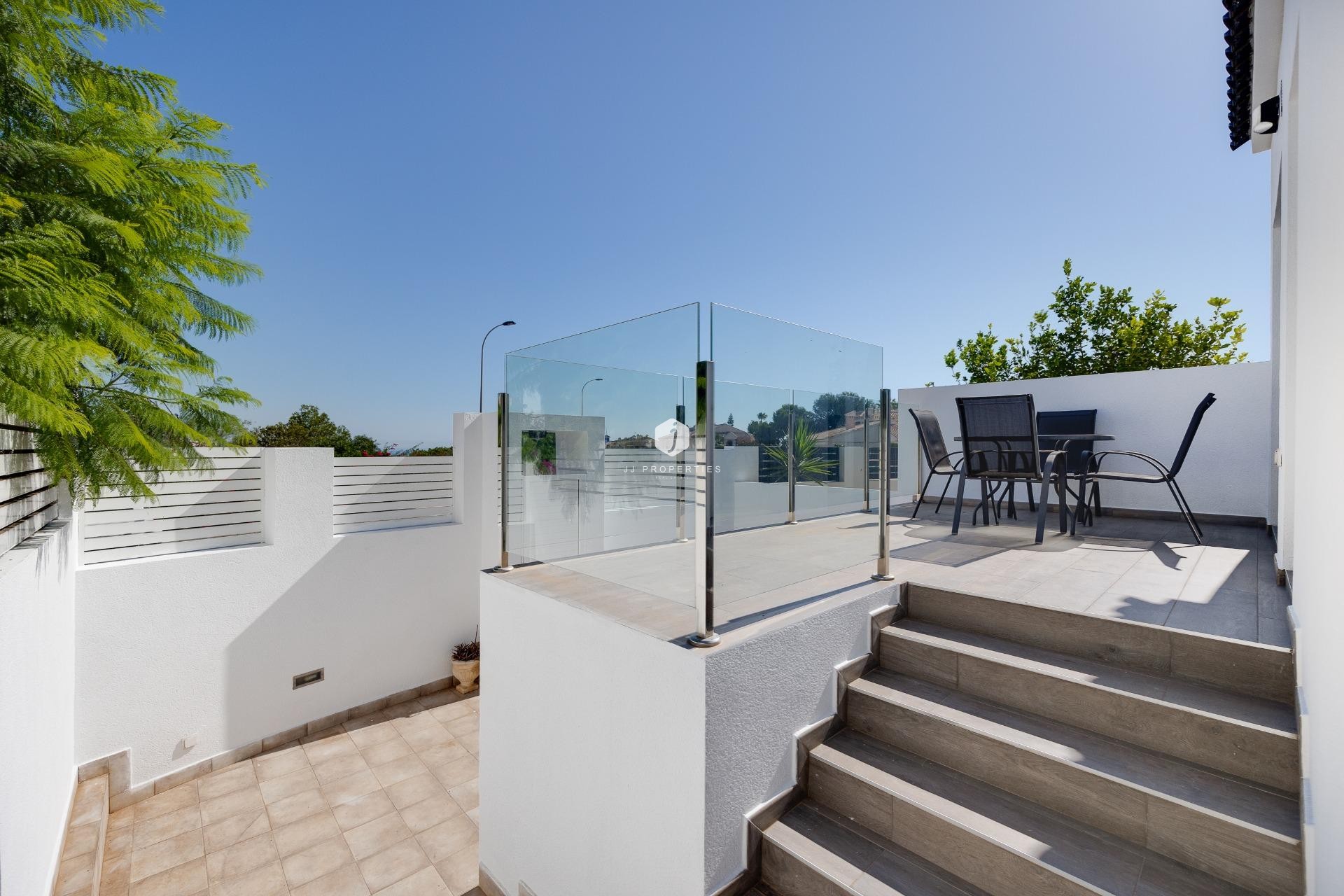 Aus zweiter Hand - Villa -
Torrevieja - aguas nuevas