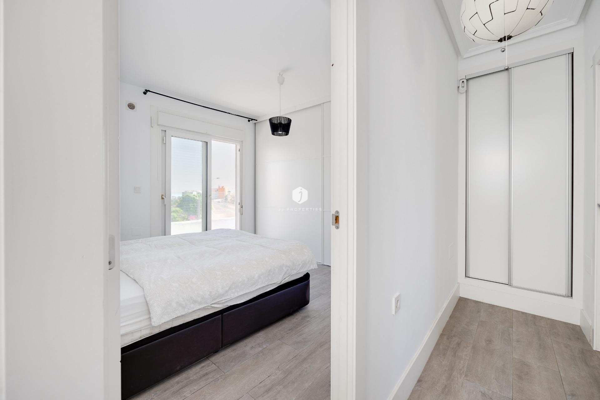 Aus zweiter Hand - Villa -
Torrevieja - aguas nuevas