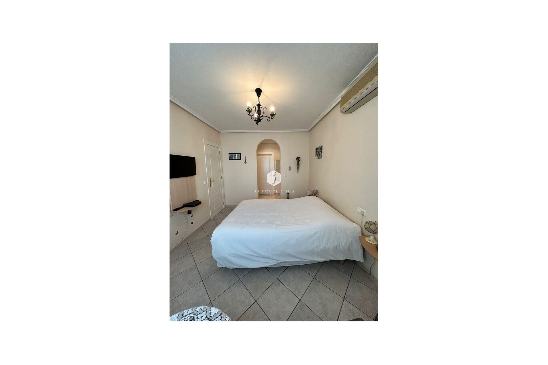 Aus zweiter Hand - Villa -
Torrevieja - aguas nuevas
