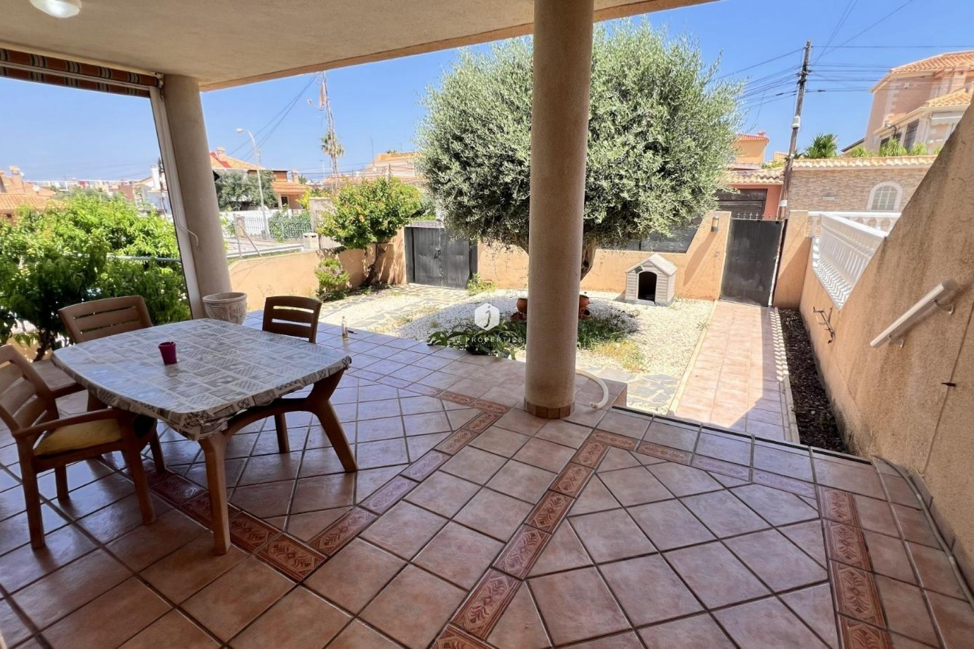 Aus zweiter Hand - Villa -
Torrevieja - aguas nuevas
