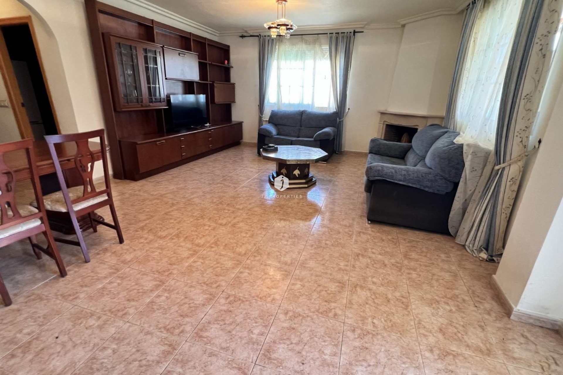 Aus zweiter Hand - Villa -
Torrevieja - aguas nuevas