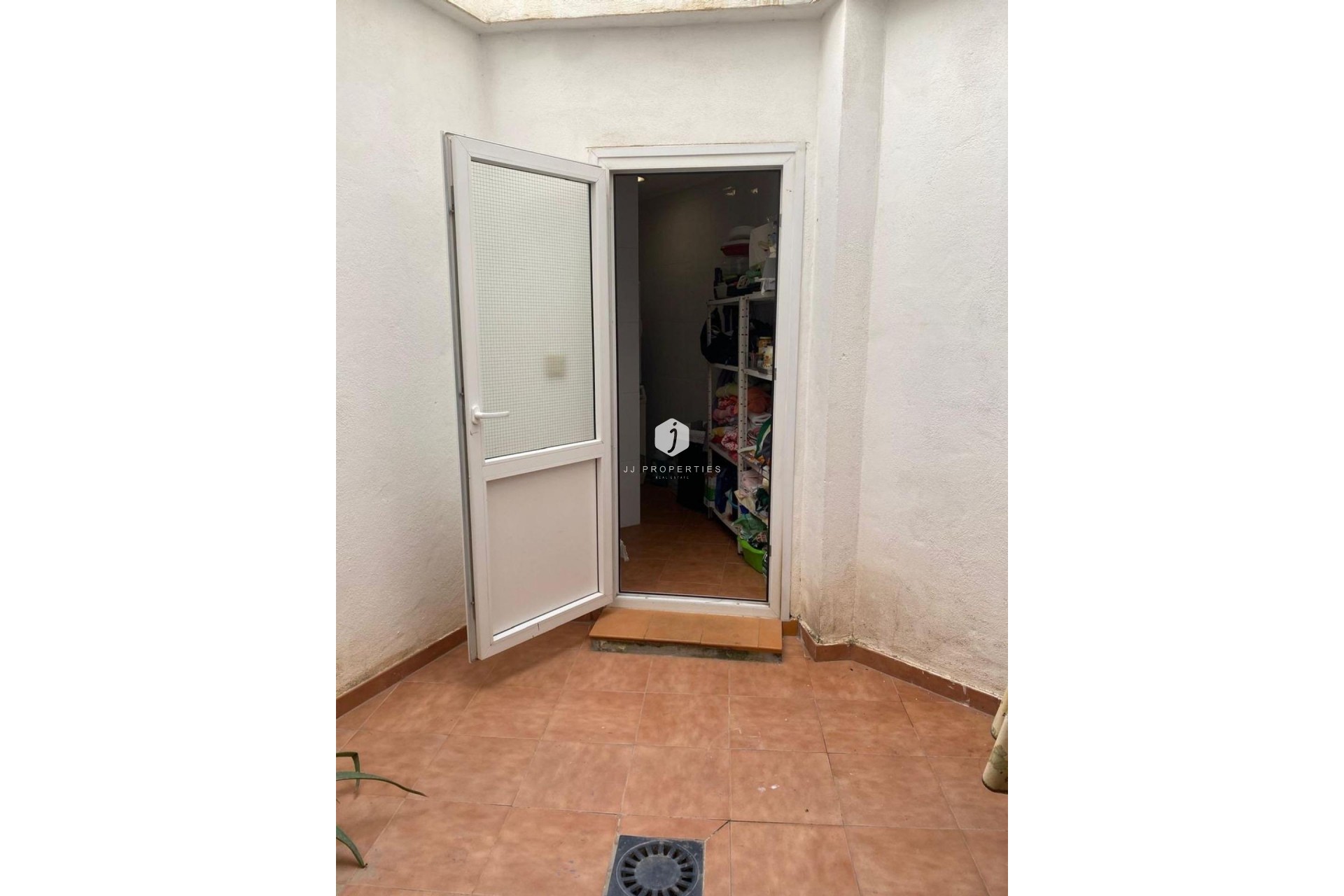 Aus zweiter Hand - Villa -
Torrevieja - Centro - Muelle Pesquero