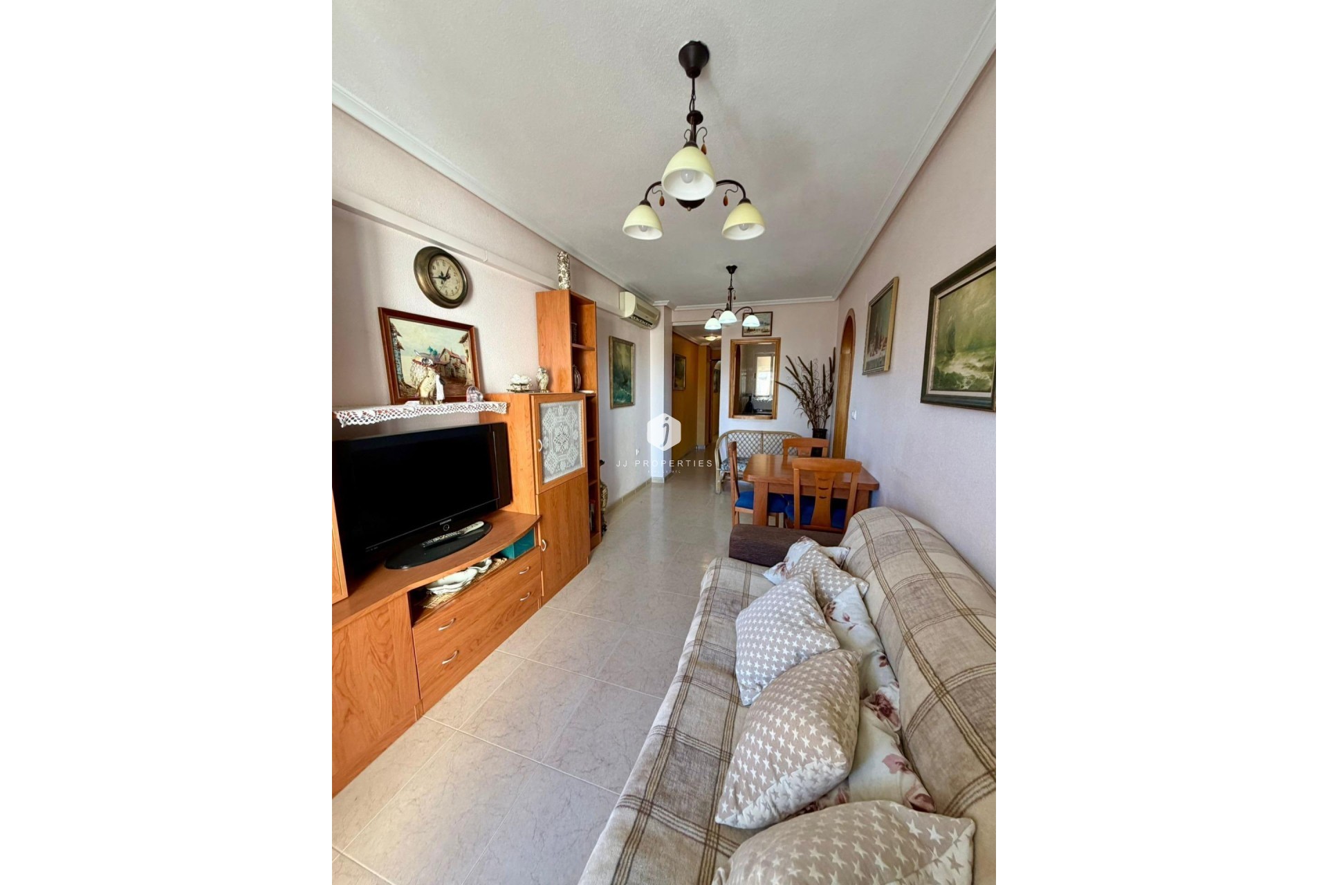 Aus zweiter Hand - Villa -
Torrevieja - Centro