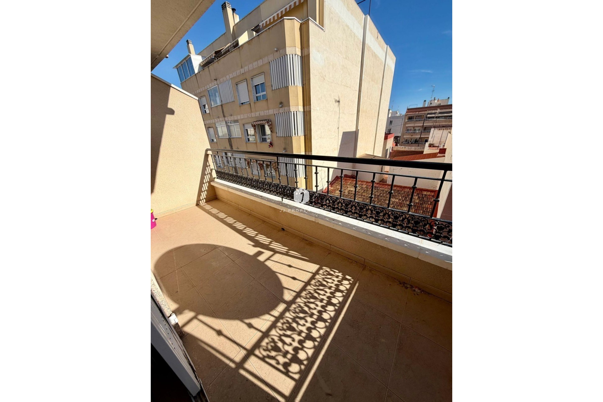 Aus zweiter Hand - Villa -
Torrevieja - Centro