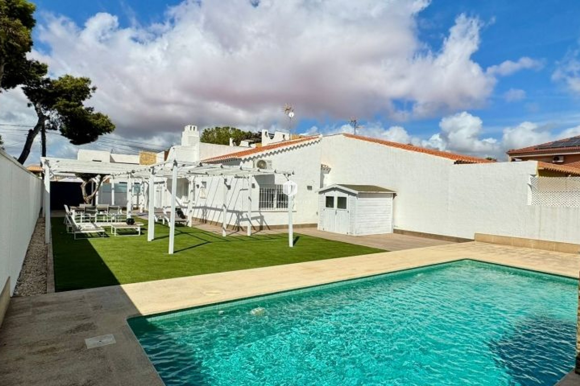 Aus zweiter Hand - Villa -
Torrevieja - Costa Blanca