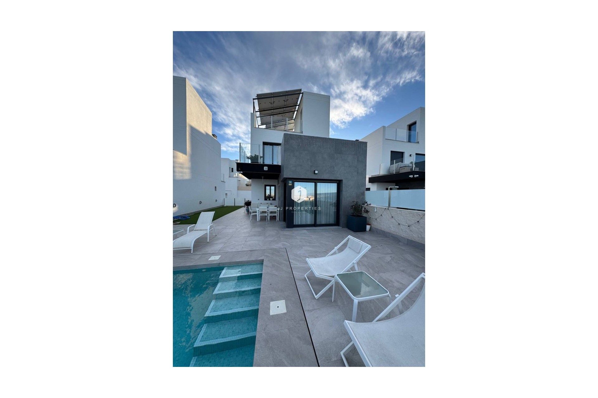 Aus zweiter Hand - Villa -
Torrevieja - Costa Blanca