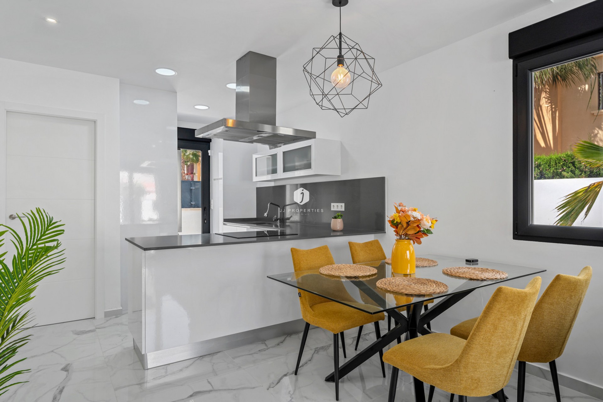 Aus zweiter Hand - Villa -
Torrevieja - Costa Blanca