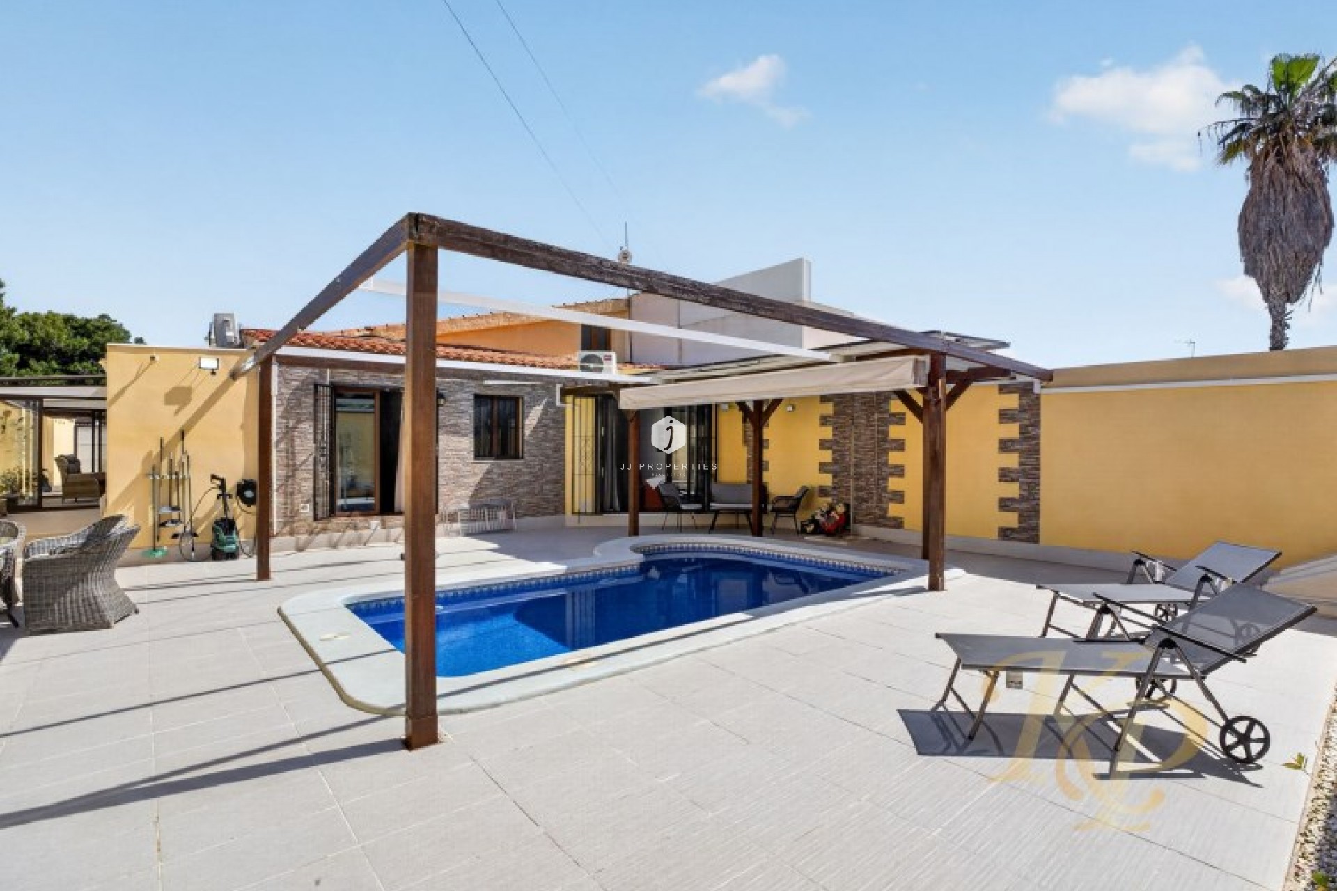 Aus zweiter Hand - Villa -
Torrevieja - Costa Blanca