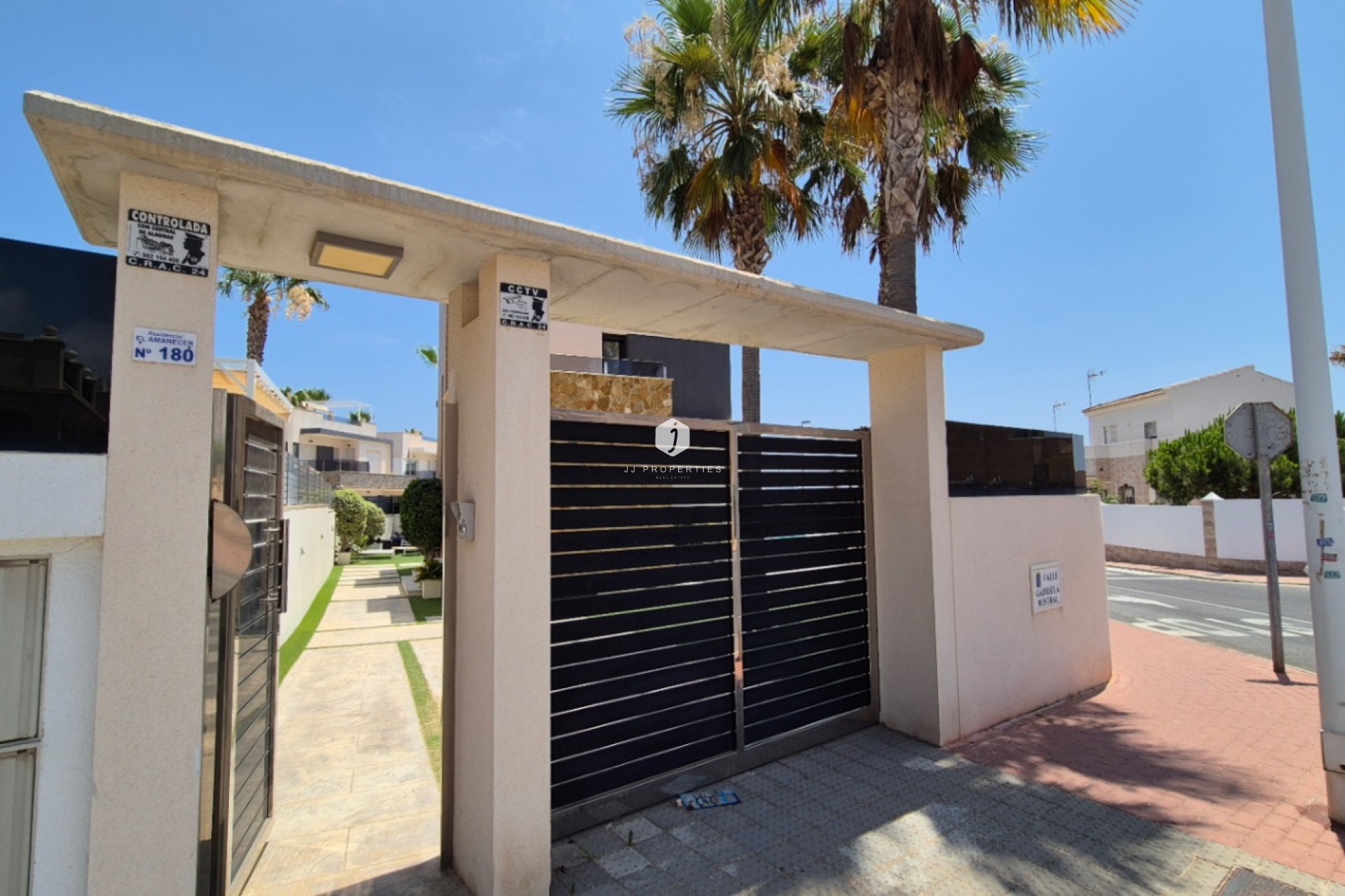 Aus zweiter Hand - Villa -
Torrevieja - Costa Blanca