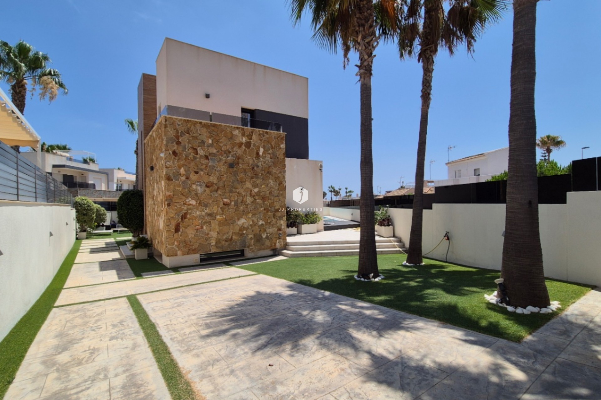Aus zweiter Hand - Villa -
Torrevieja - Costa Blanca