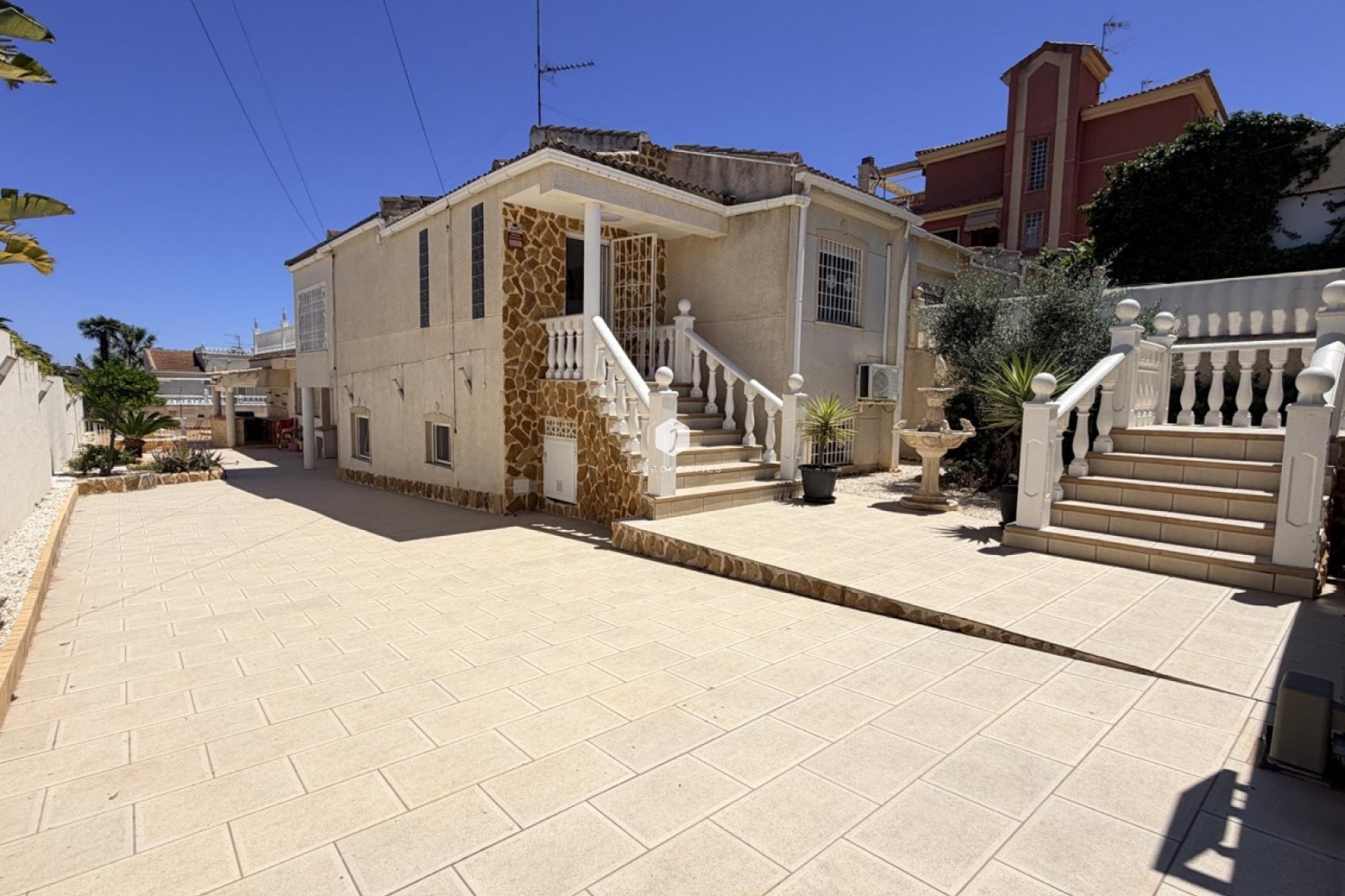 Aus zweiter Hand - Villa -
Torrevieja - Costa Blanca