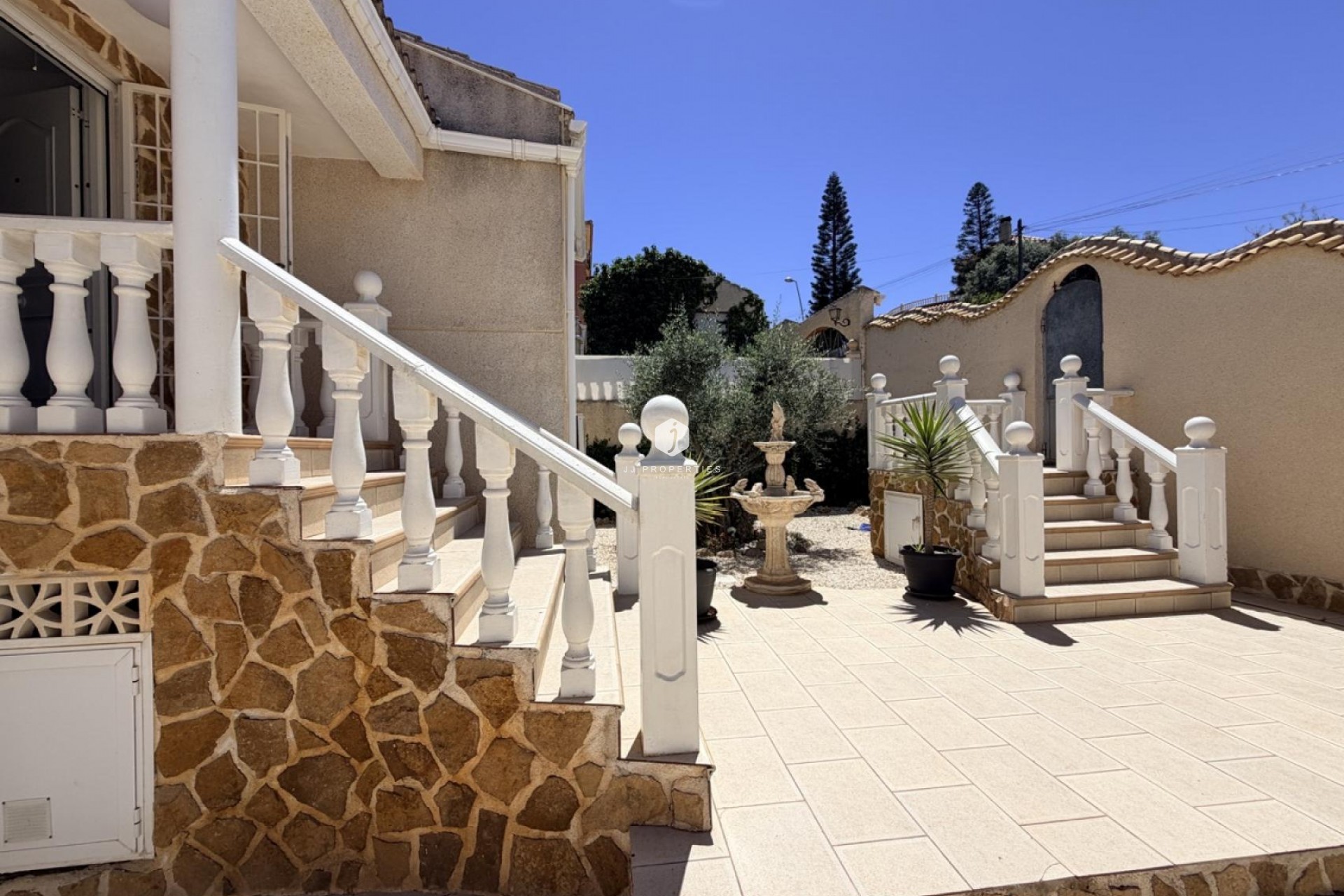 Aus zweiter Hand - Villa -
Torrevieja - Costa Blanca