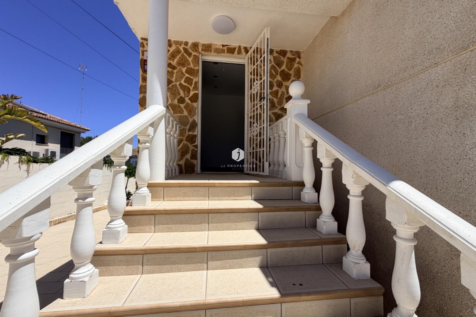 Aus zweiter Hand - Villa -
Torrevieja - Costa Blanca