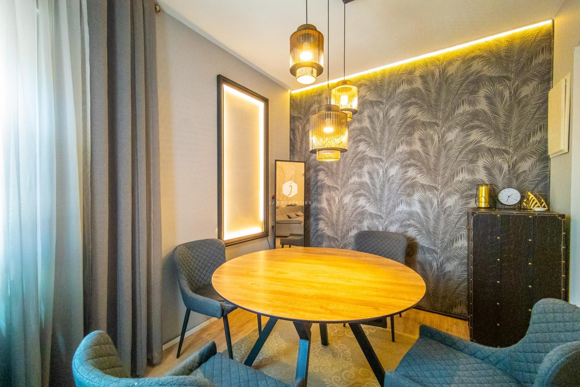 Aus zweiter Hand - Villa -
Torrevieja - El chaparral