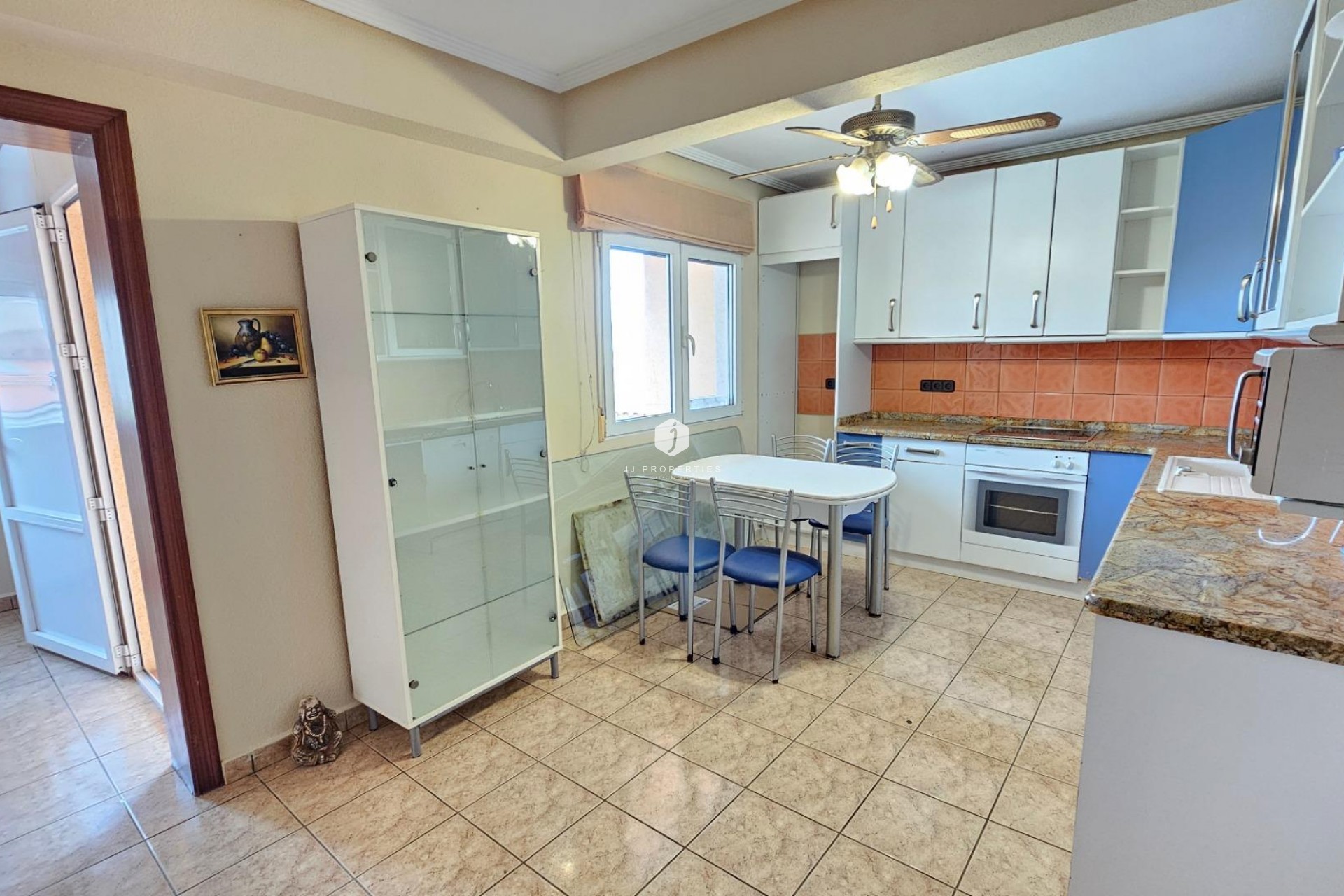 Aus zweiter Hand - Villa -
Torrevieja - El chaparral