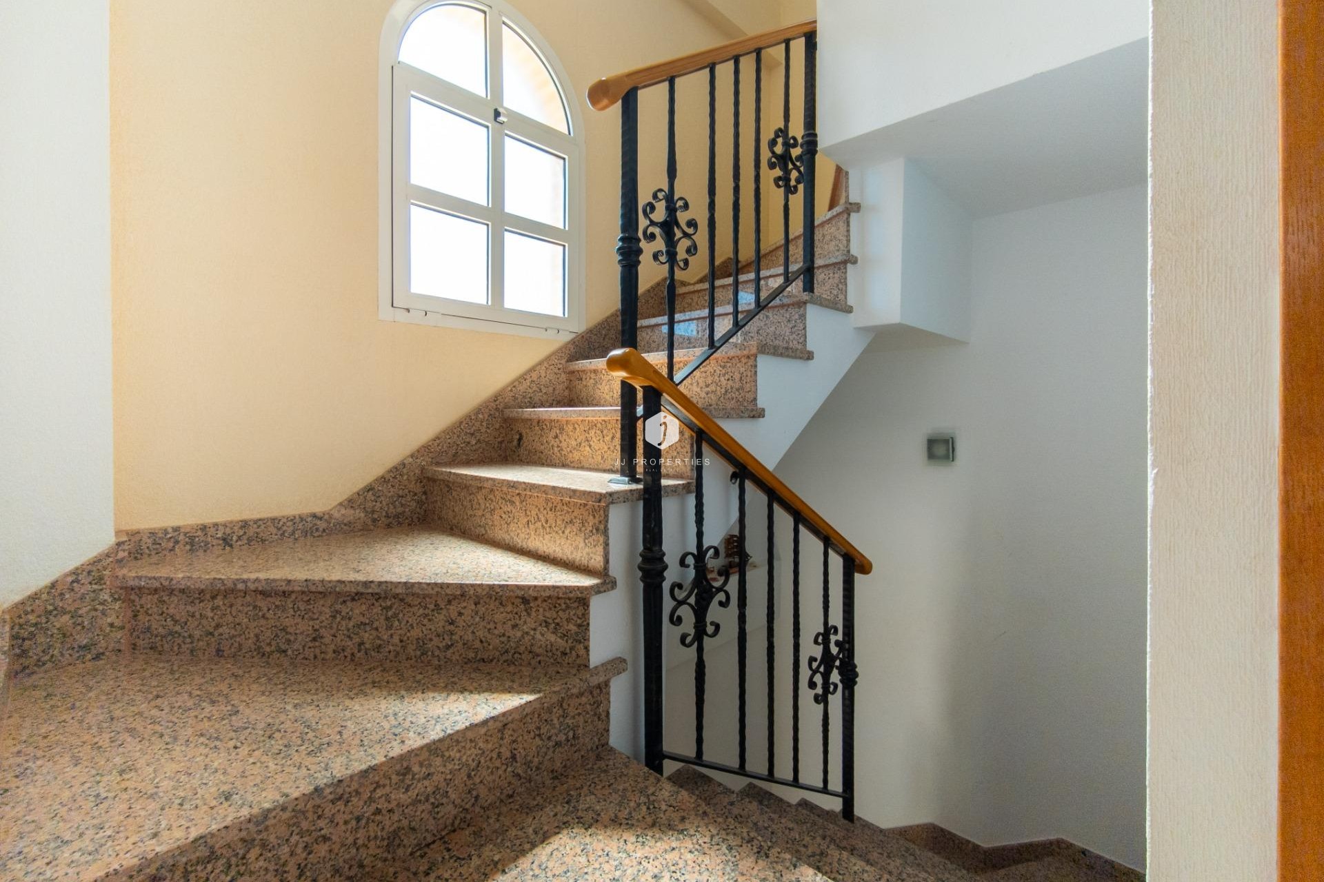 Aus zweiter Hand - Villa -
Torrevieja - La Mata