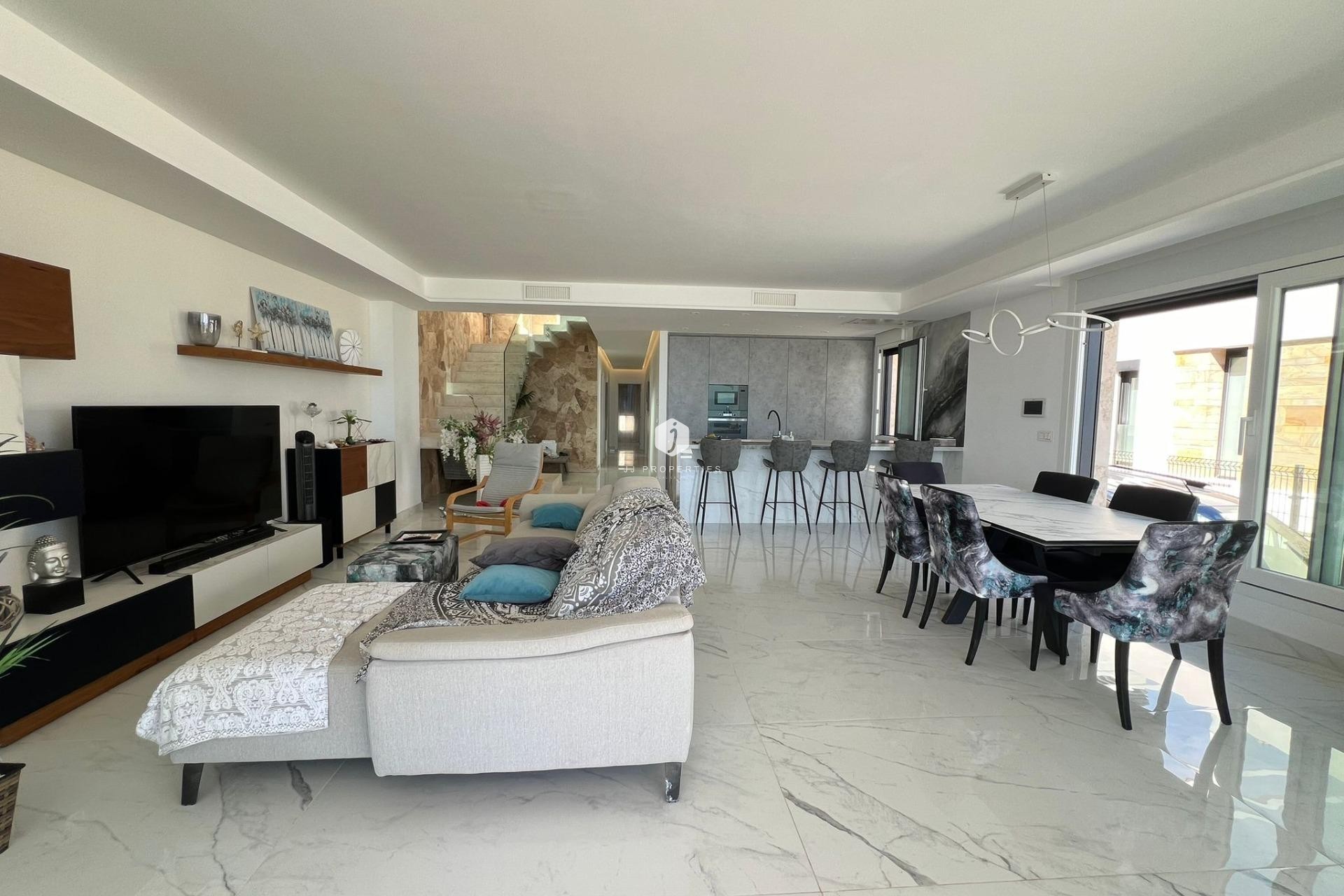 Aus zweiter Hand - Villa -
Torrevieja - La Mata