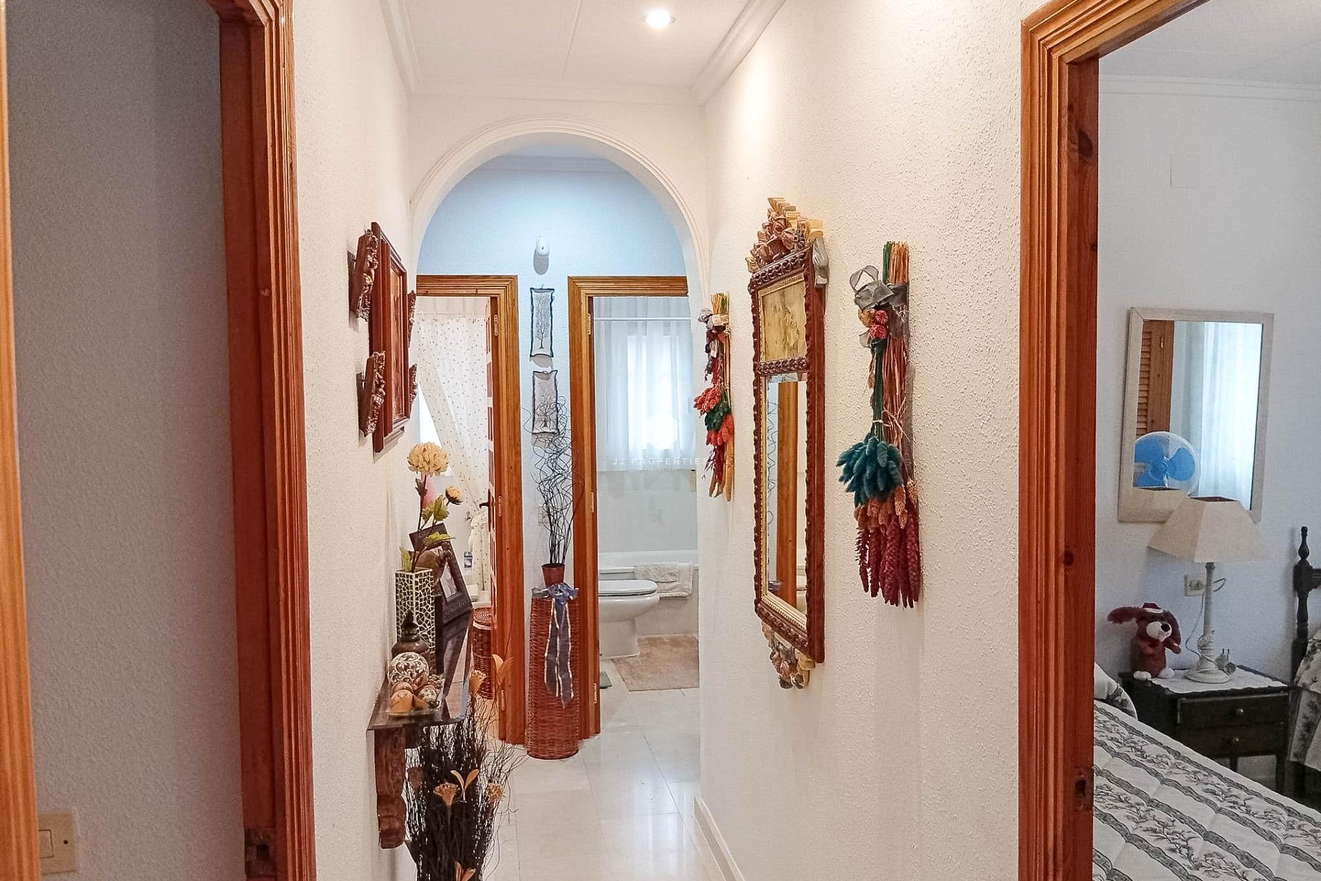 Aus zweiter Hand - Villa -
Torrevieja - La Siesta - El Salado - Torreta