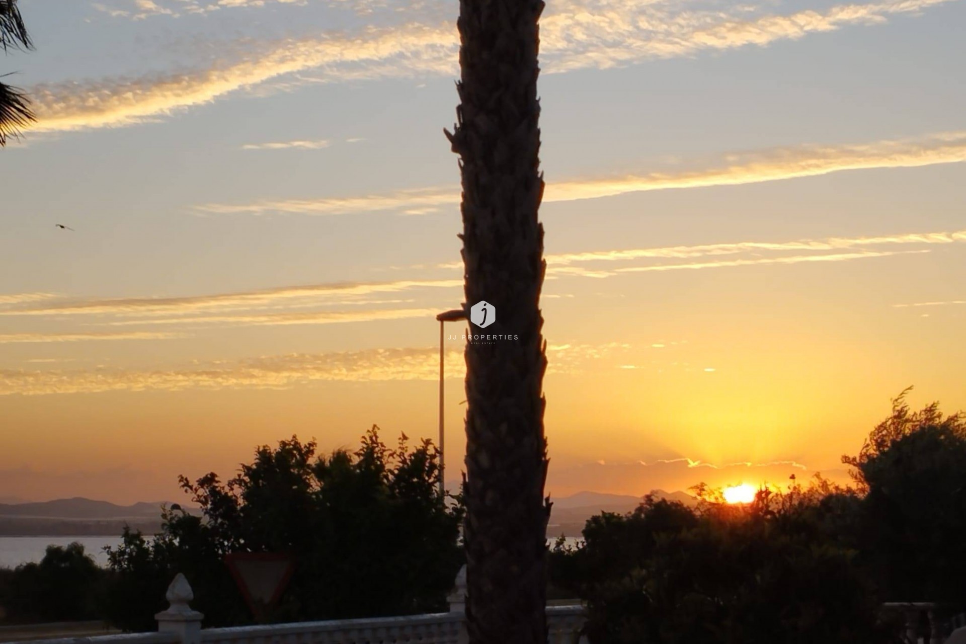 Aus zweiter Hand - Villa -
Torrevieja - La Siesta - El Salado - Torreta