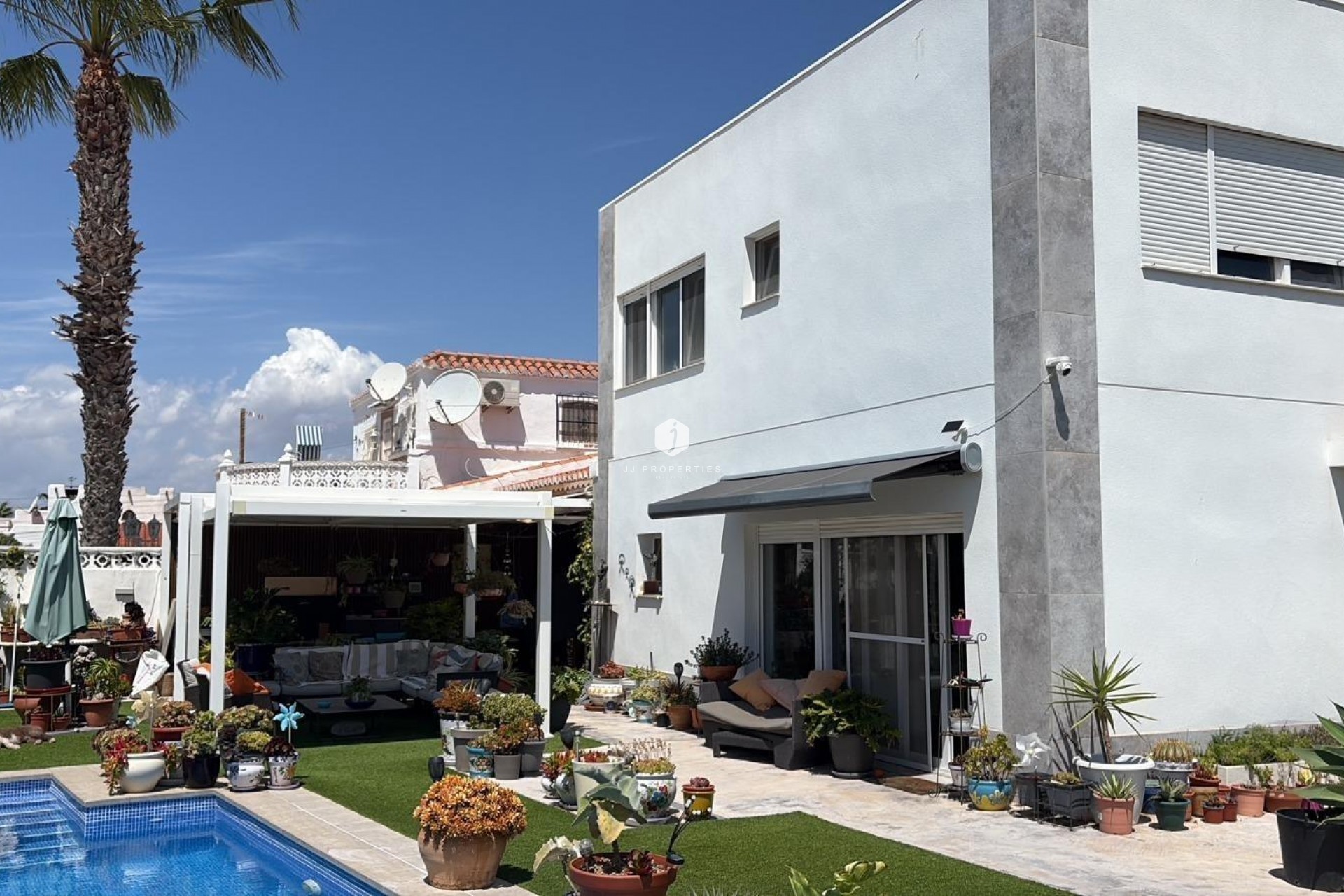 Aus zweiter Hand - Villa -
Torrevieja - La Siesta - El Salado - Torreta