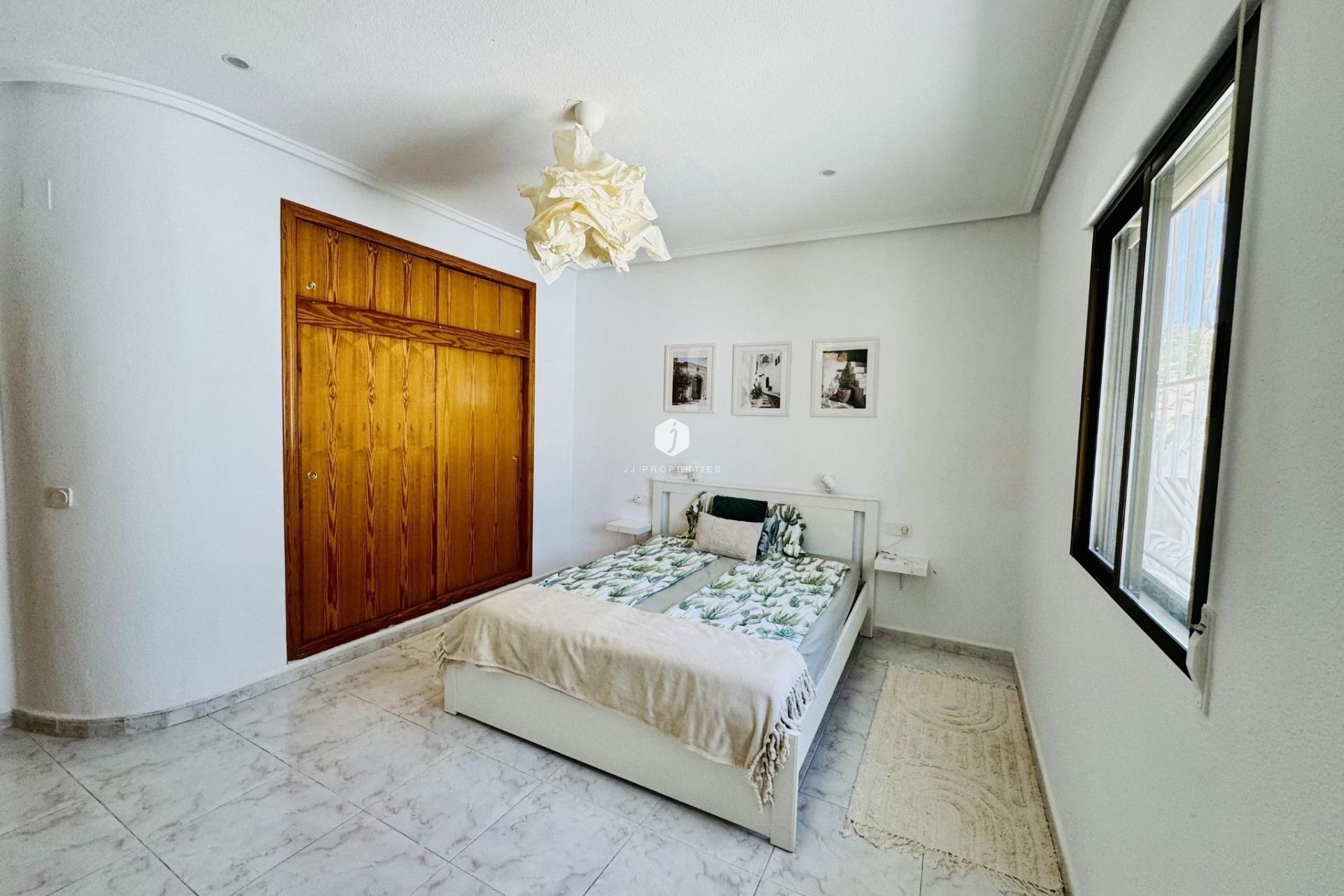 Aus zweiter Hand - Villa -
Torrevieja - La Siesta - El Salado - Torreta