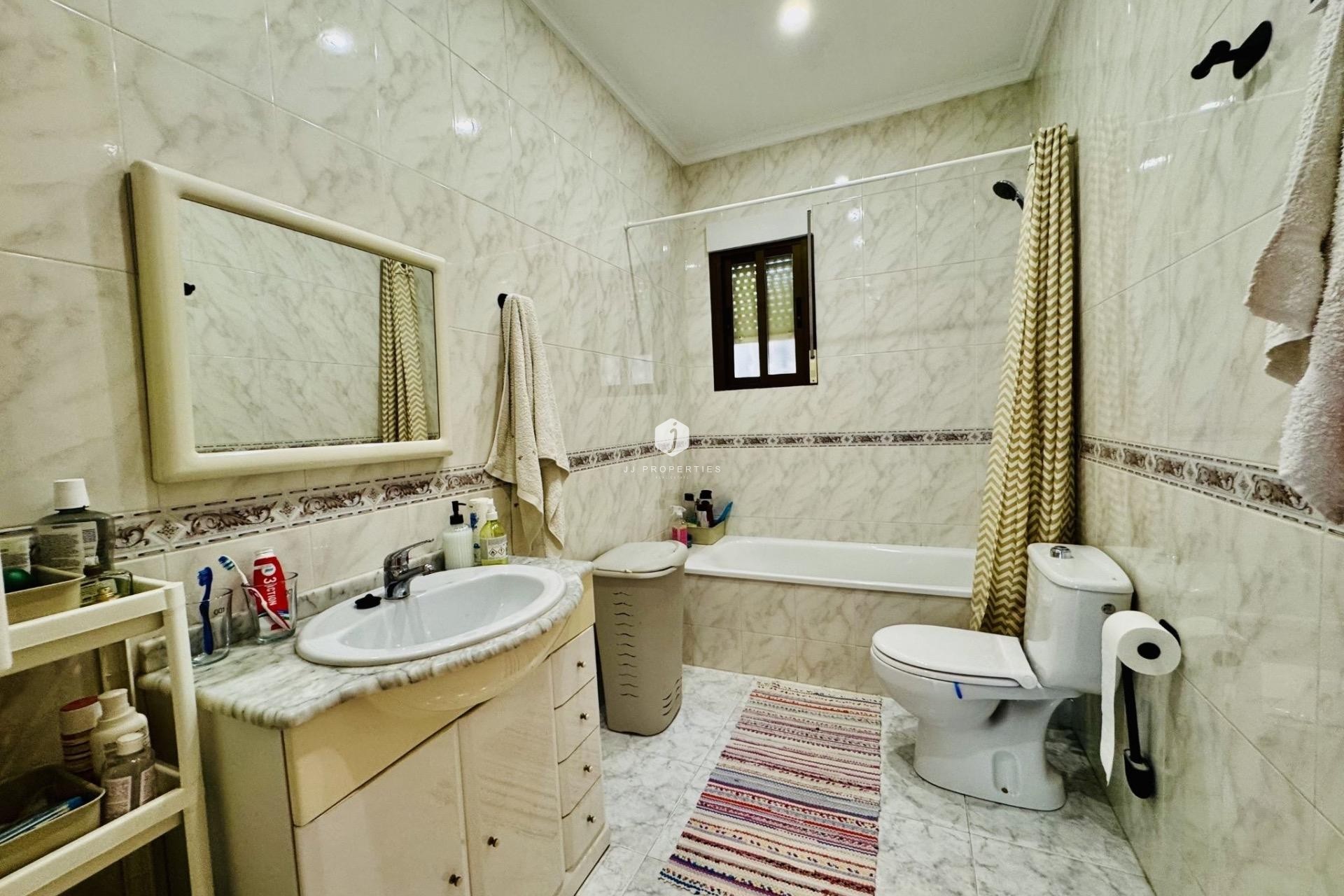 Aus zweiter Hand - Villa -
Torrevieja - La Siesta - El Salado - Torreta