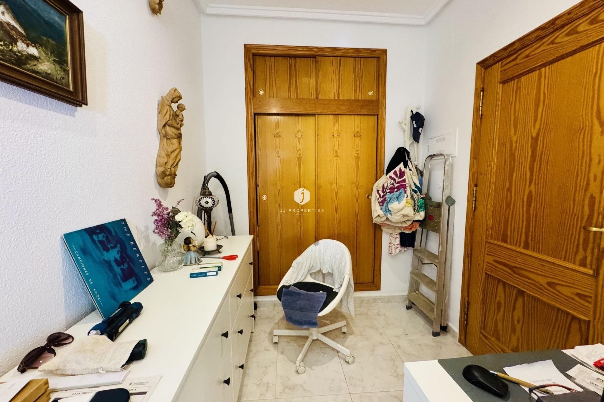 Aus zweiter Hand - Villa -
Torrevieja - La Siesta - El Salado - Torreta