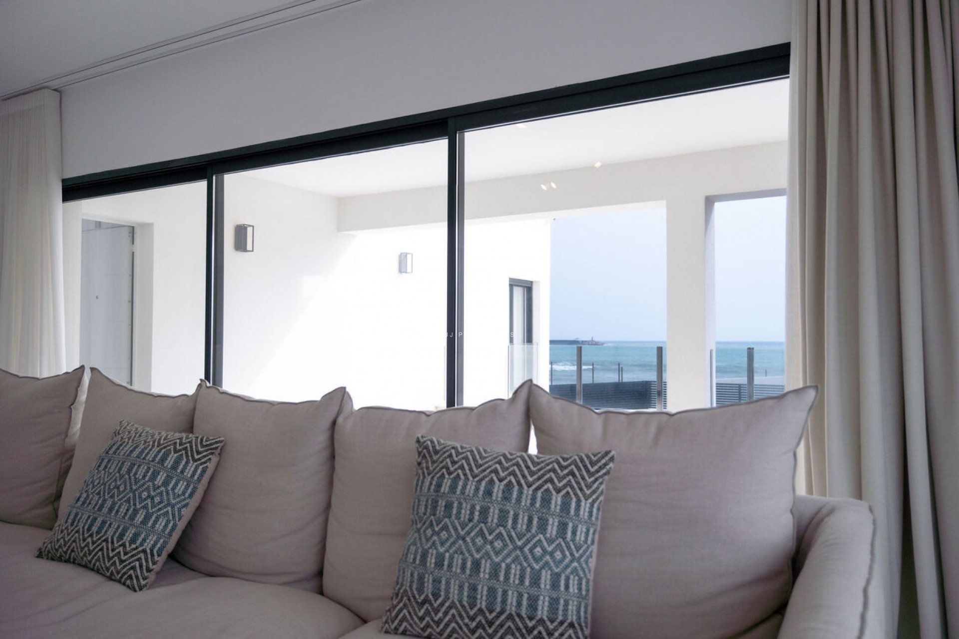 Aus zweiter Hand - Villa -
Torrevieja - La Valeta