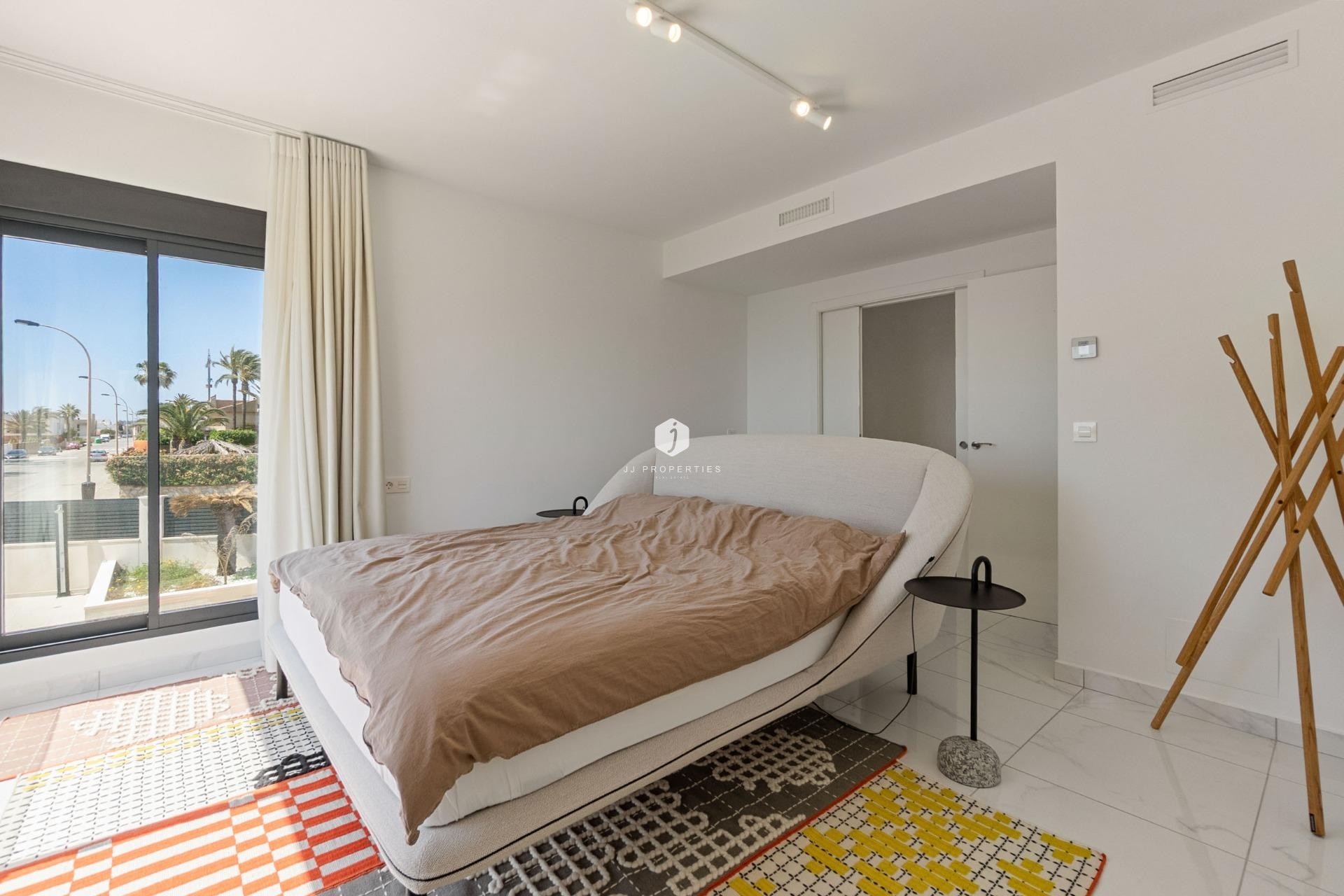 Aus zweiter Hand - Villa -
Torrevieja - La veleta