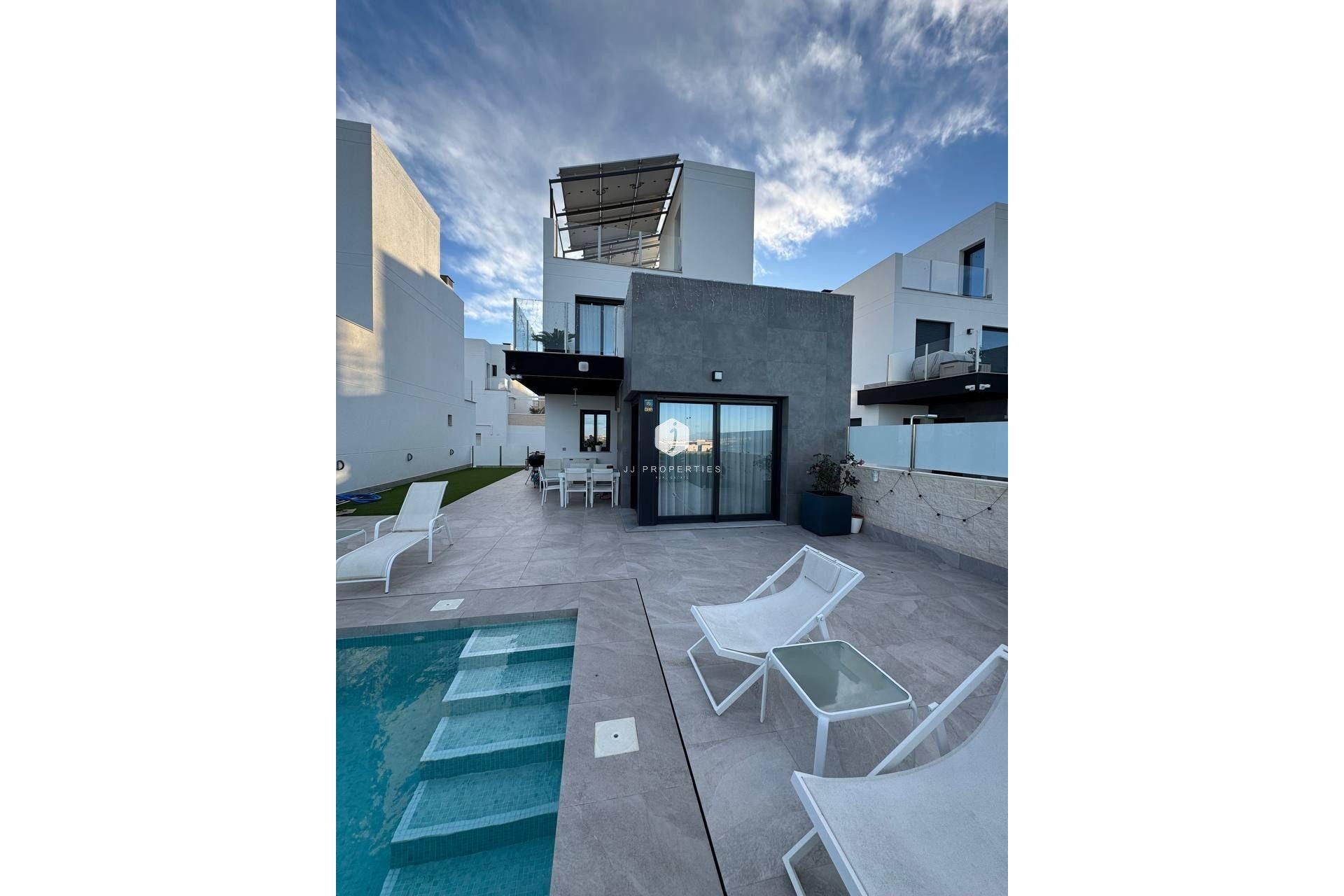 Aus zweiter Hand - Villa -
Torrevieja - Los Balcones - Los Altos del Edén