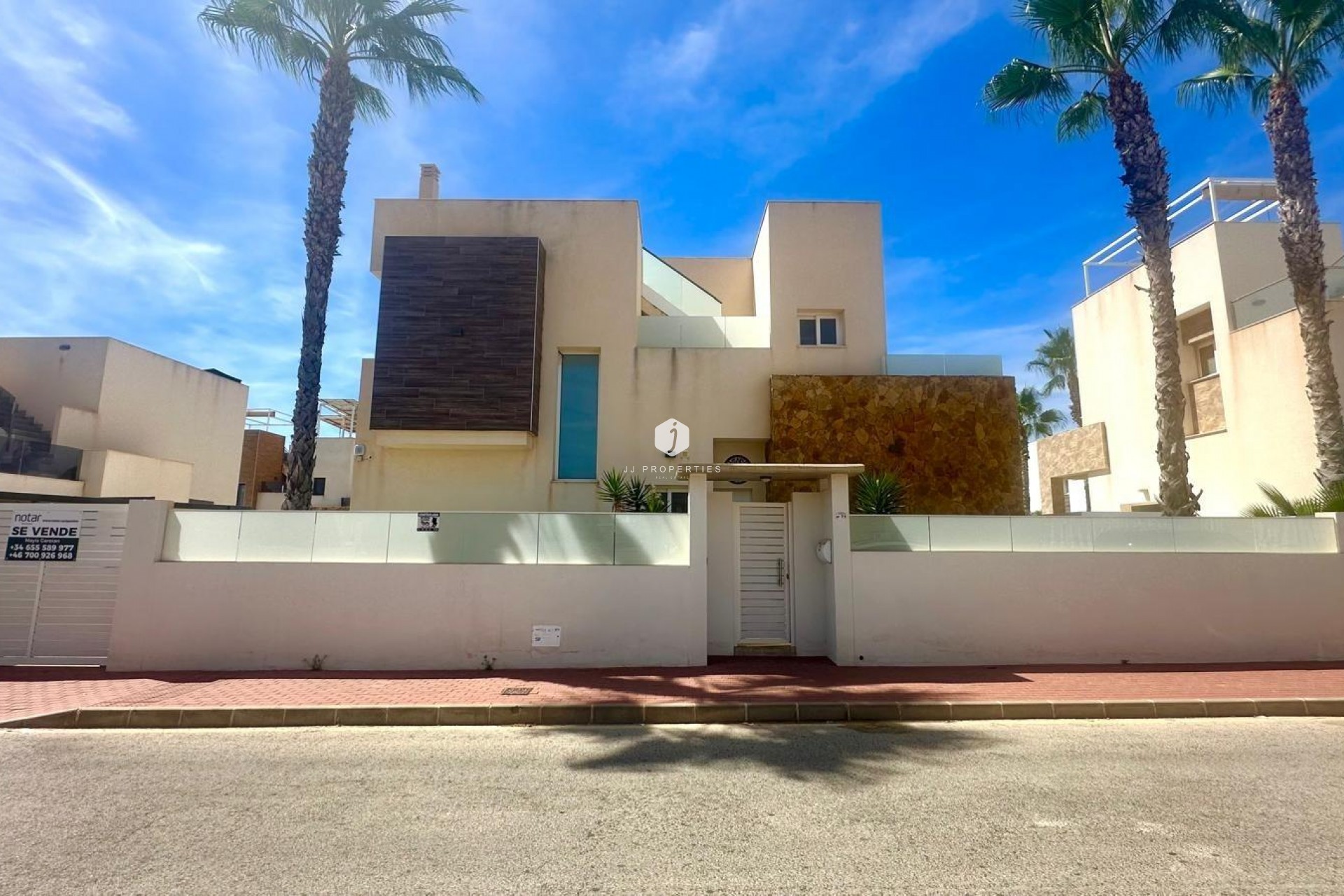 Aus zweiter Hand - Villa -
Torrevieja - Miramar - Torre Del Moro