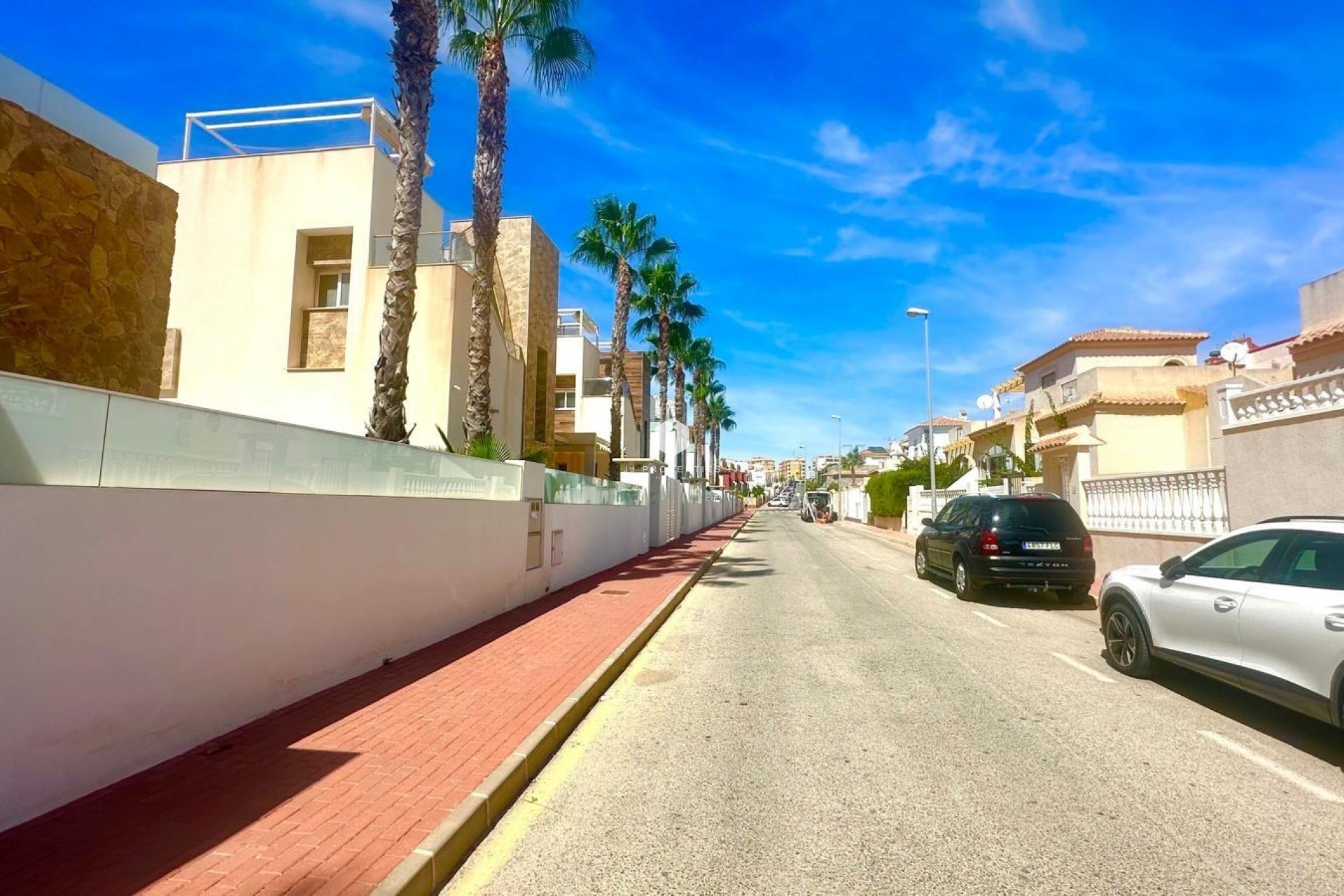 Aus zweiter Hand - Villa -
Torrevieja - Miramar - Torre Del Moro