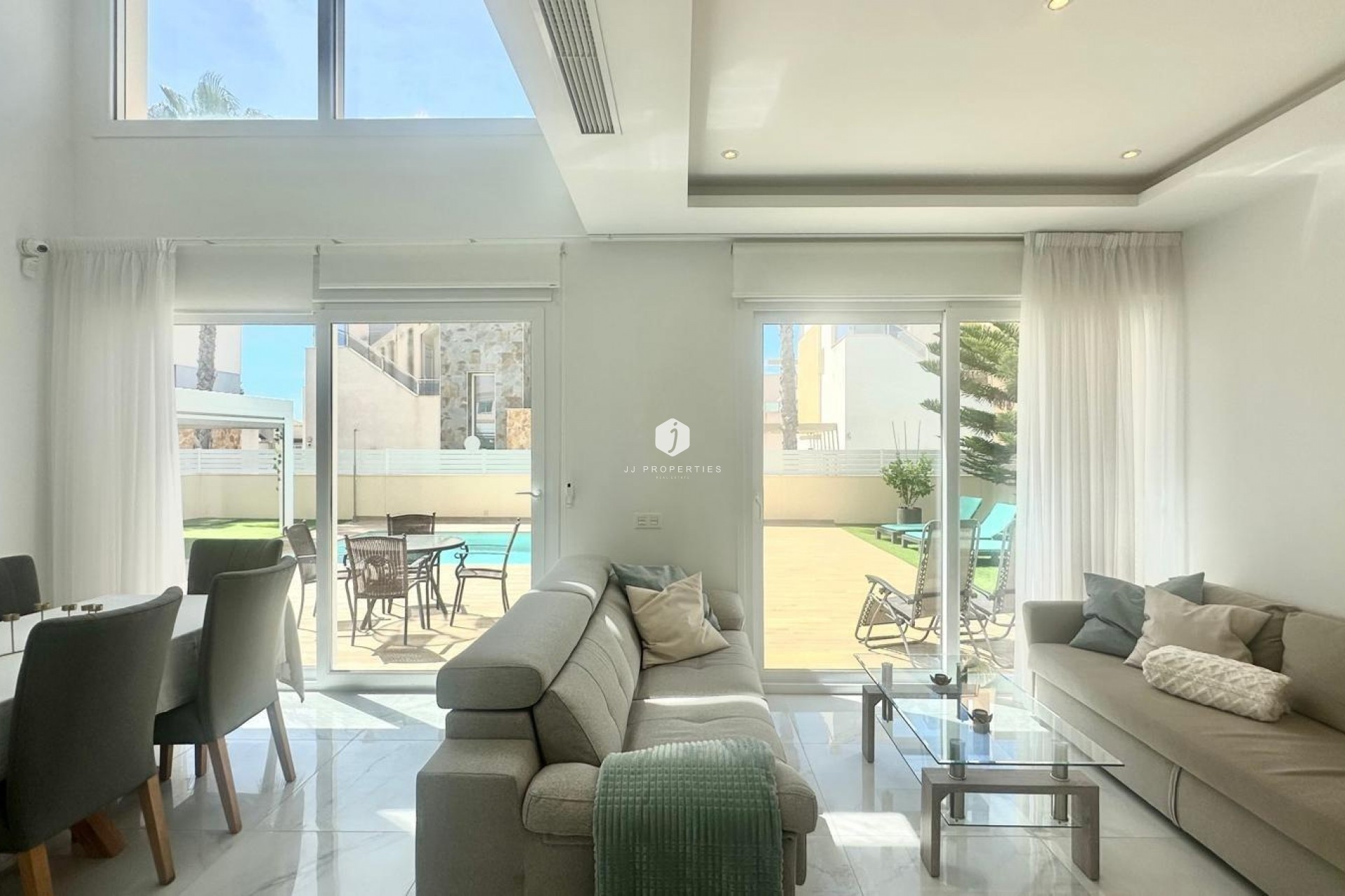 Aus zweiter Hand - Villa -
Torrevieja - Miramar - Torre Del Moro