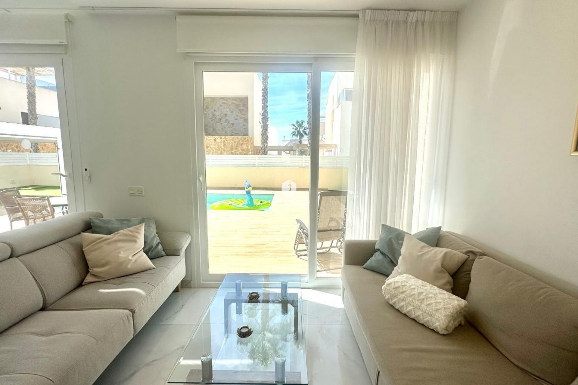 Aus zweiter Hand - Villa -
Torrevieja - Miramar - Torre Del Moro