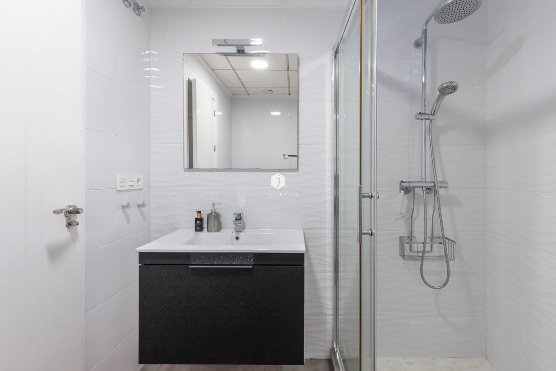 Aus zweiter Hand - Villa -
Torrevieja - Rosaleda