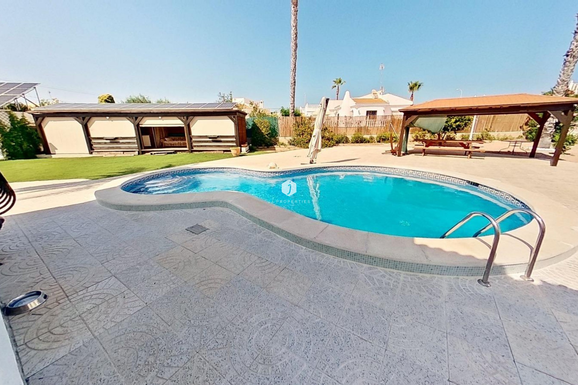 Aus zweiter Hand - Villa -
Torrevieja - San luis