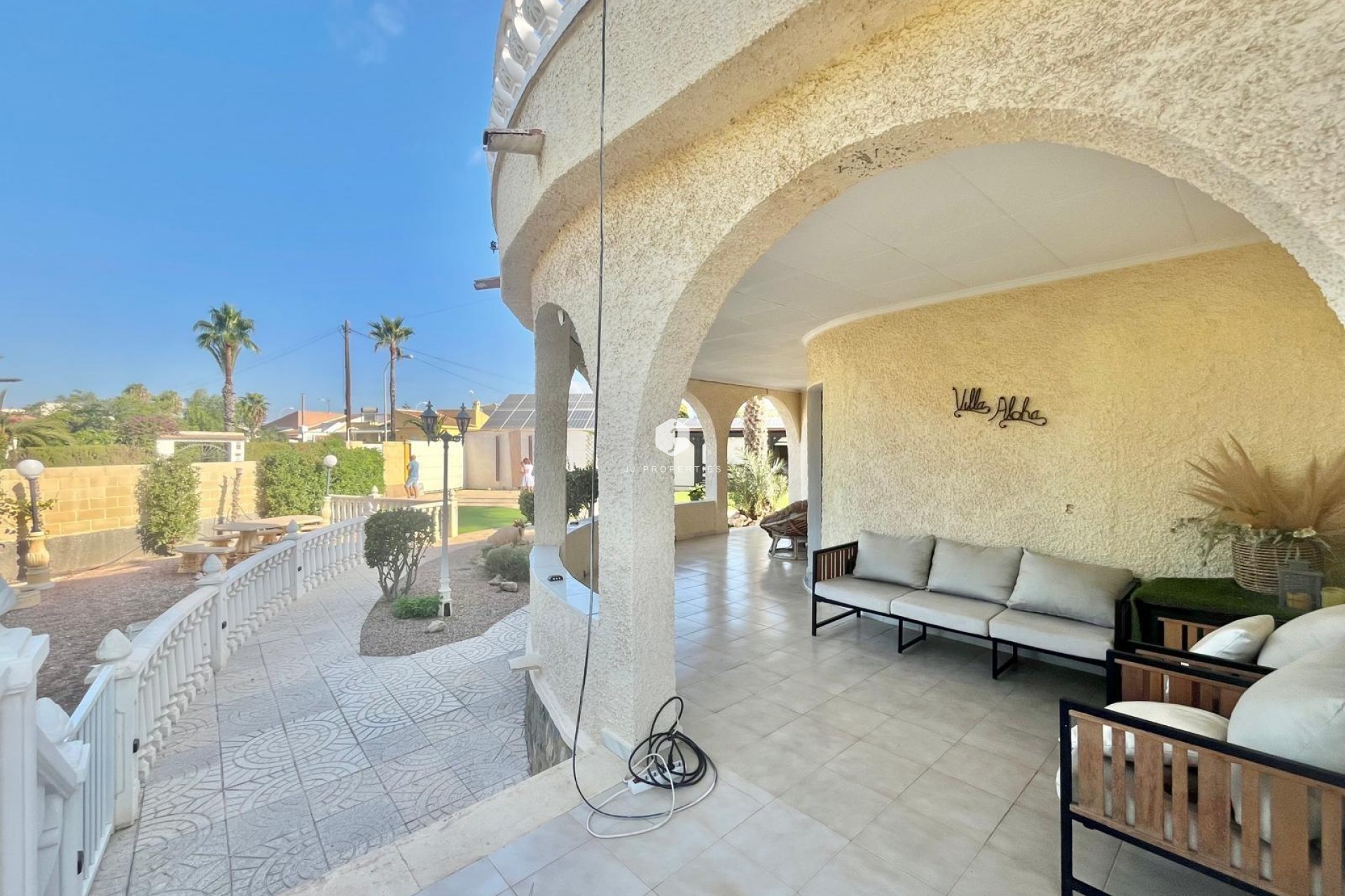 Aus zweiter Hand - Villa -
Torrevieja - San luis