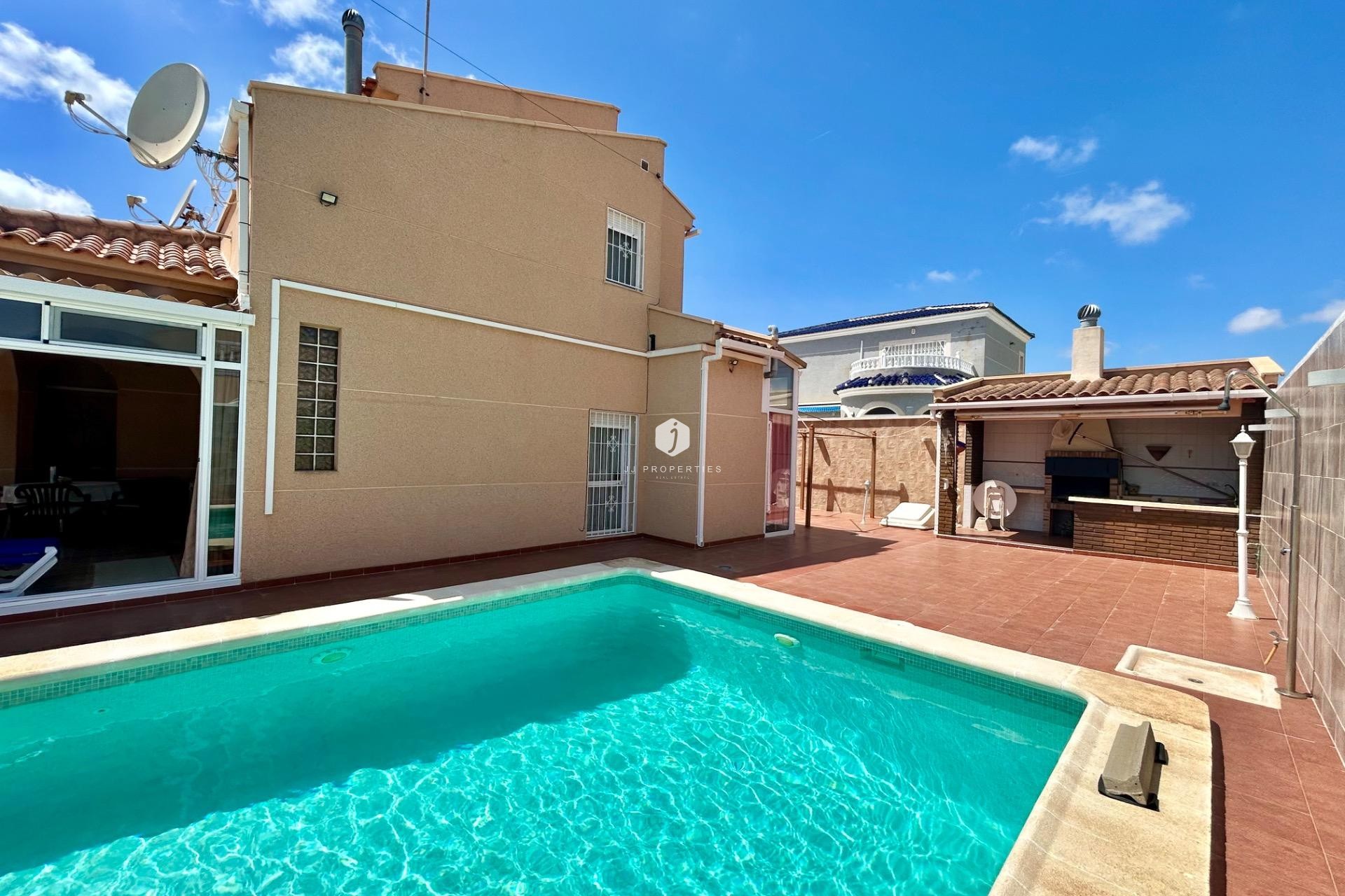 Aus zweiter Hand - Villa -
Torrevieja - San luis